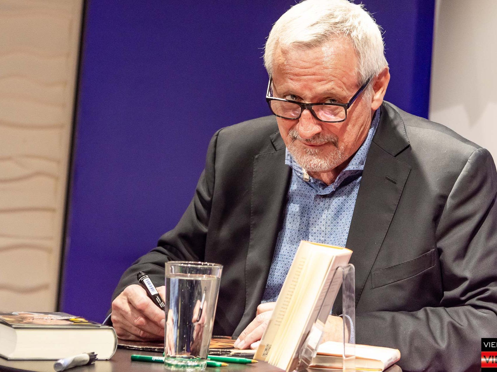 Lesung & Signierstunde mit Konstantin Wecker - Thalia Wien - W3 - 01.12.2018