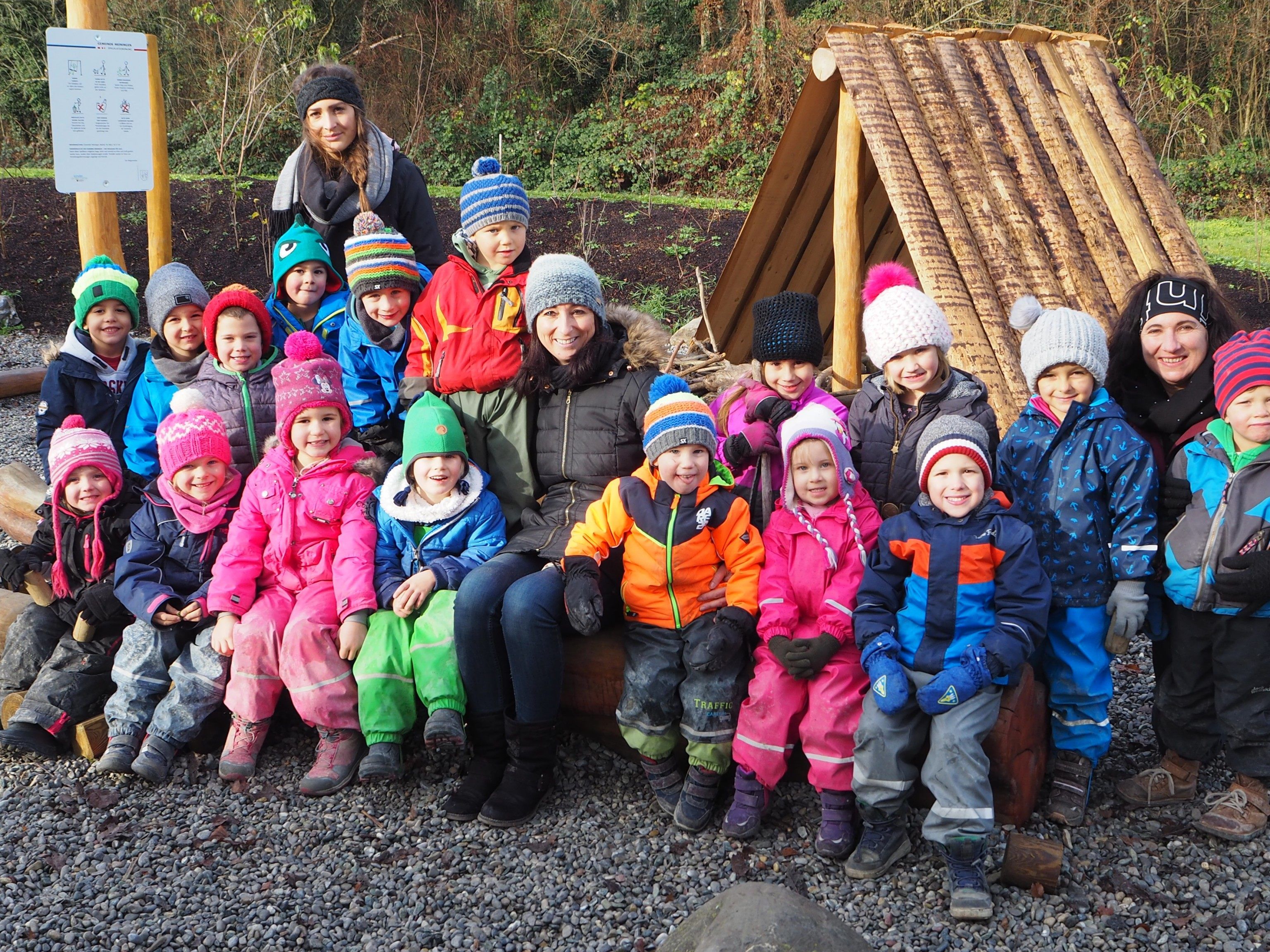 Die Kindergartengruppen sind einen Tag in der freien Natur.