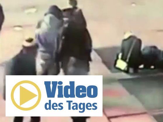 Zum Glück kam die Polizei zur Hilfe. Zum Glück kam die Polizei zur Hilfe.