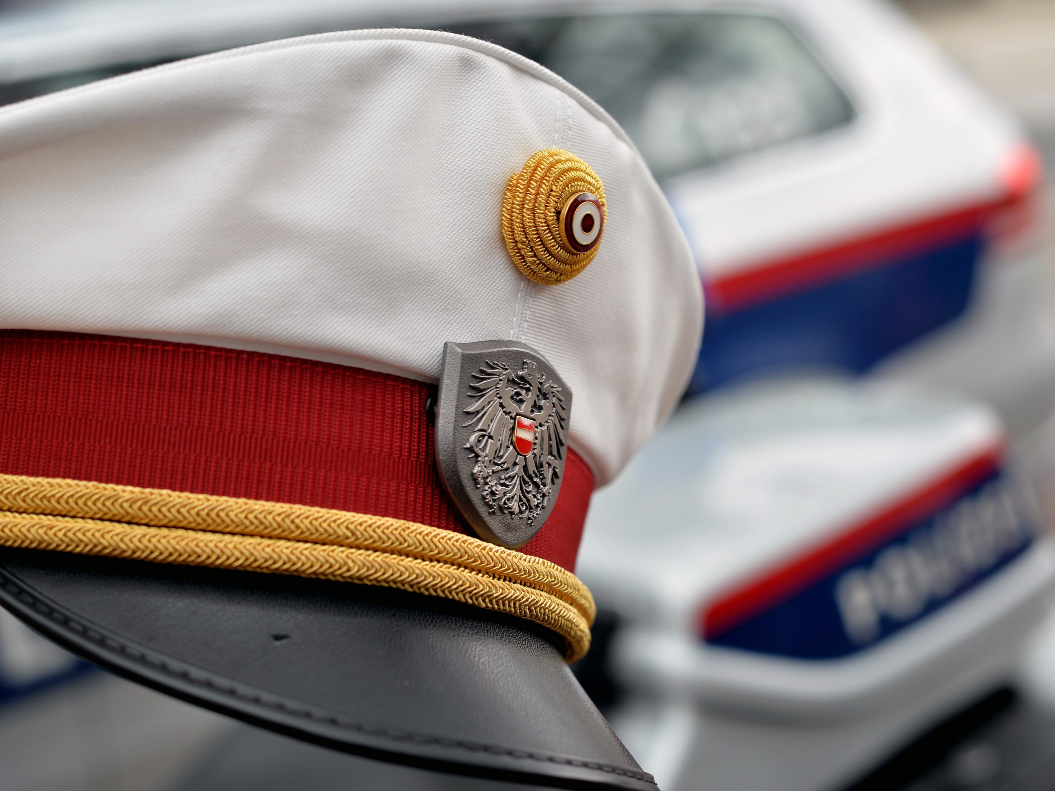 In Klosterneuburg überfiel ein bewaffneter Mann eine Bank.