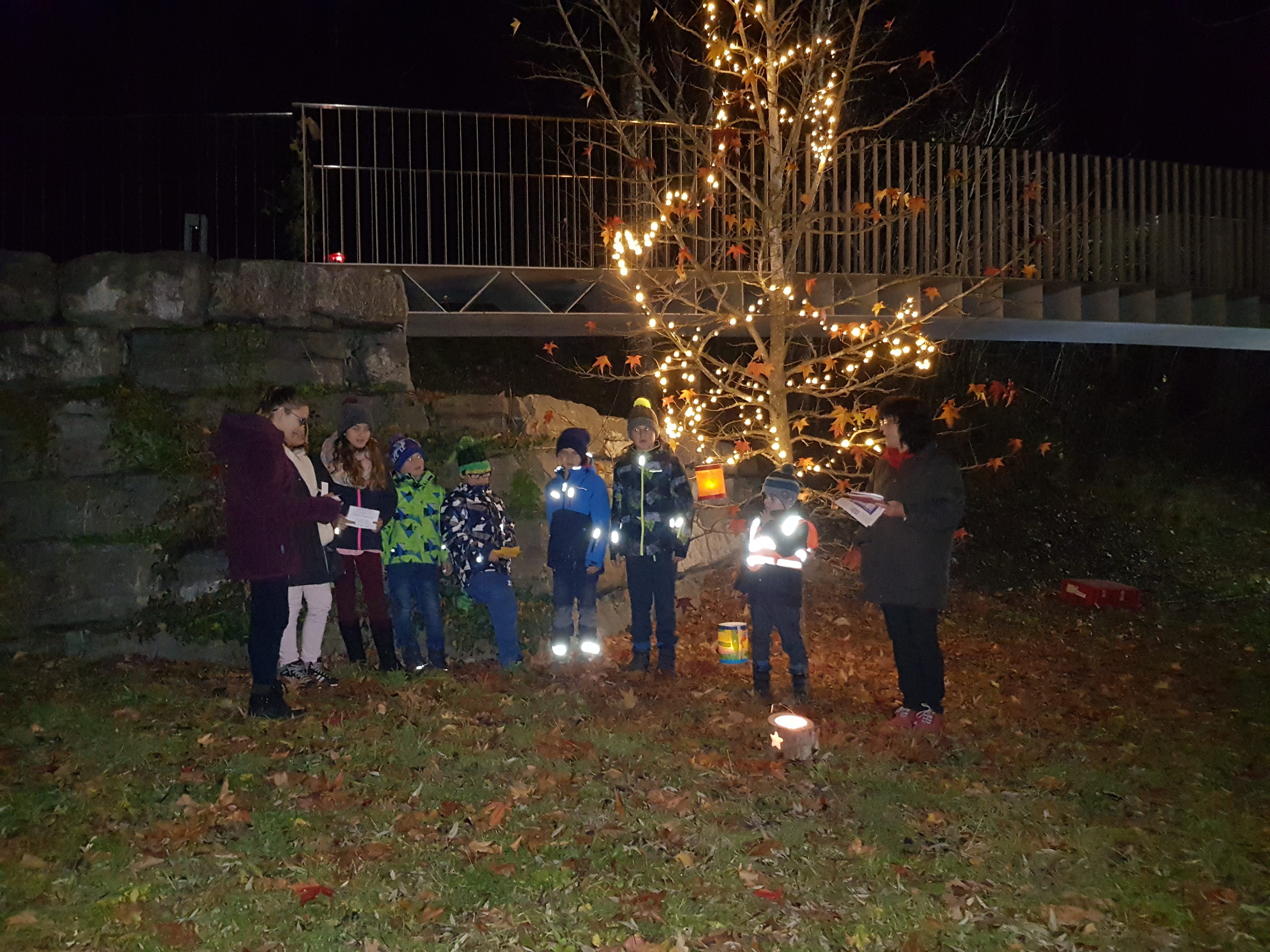 "Worte unter Sternen" berührten bei der Familienkapelle in Fraxern. "Worte unter Sternen" berührten bei der Familienkapelle in Fraxern.