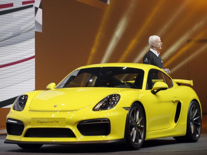 Am 5.1.2009 wird der größte europäische Autobauer Volkswagen (VW) vom Sportwagenhersteller Porsche mehrheitlich übernommen. Am 5.1.2009 wird der größte europäische Autobauer Volkswagen (VW) vom Sportwagenhersteller Porsche mehrheitlich übernommen.