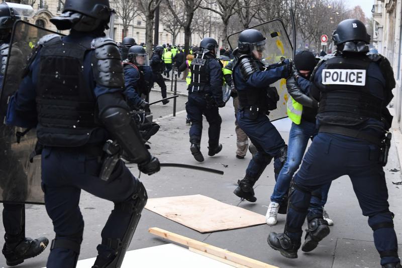 Polizei greift durch Polizei greift durch