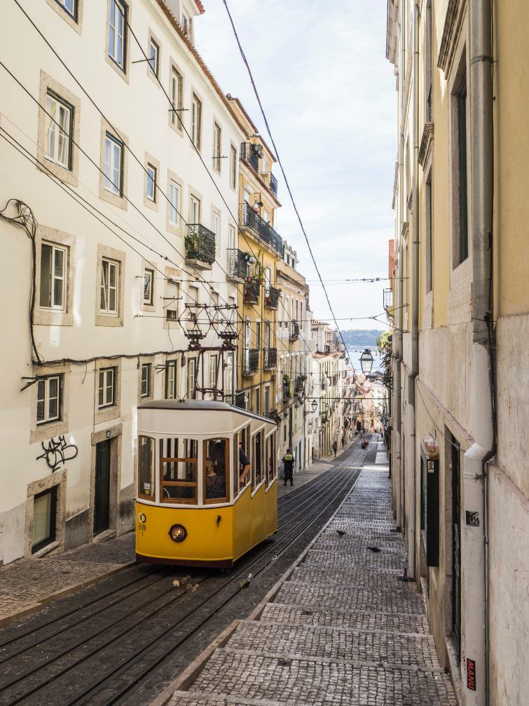 Die historischen Straßenbahnen in Lissabon sind weltberühmt.