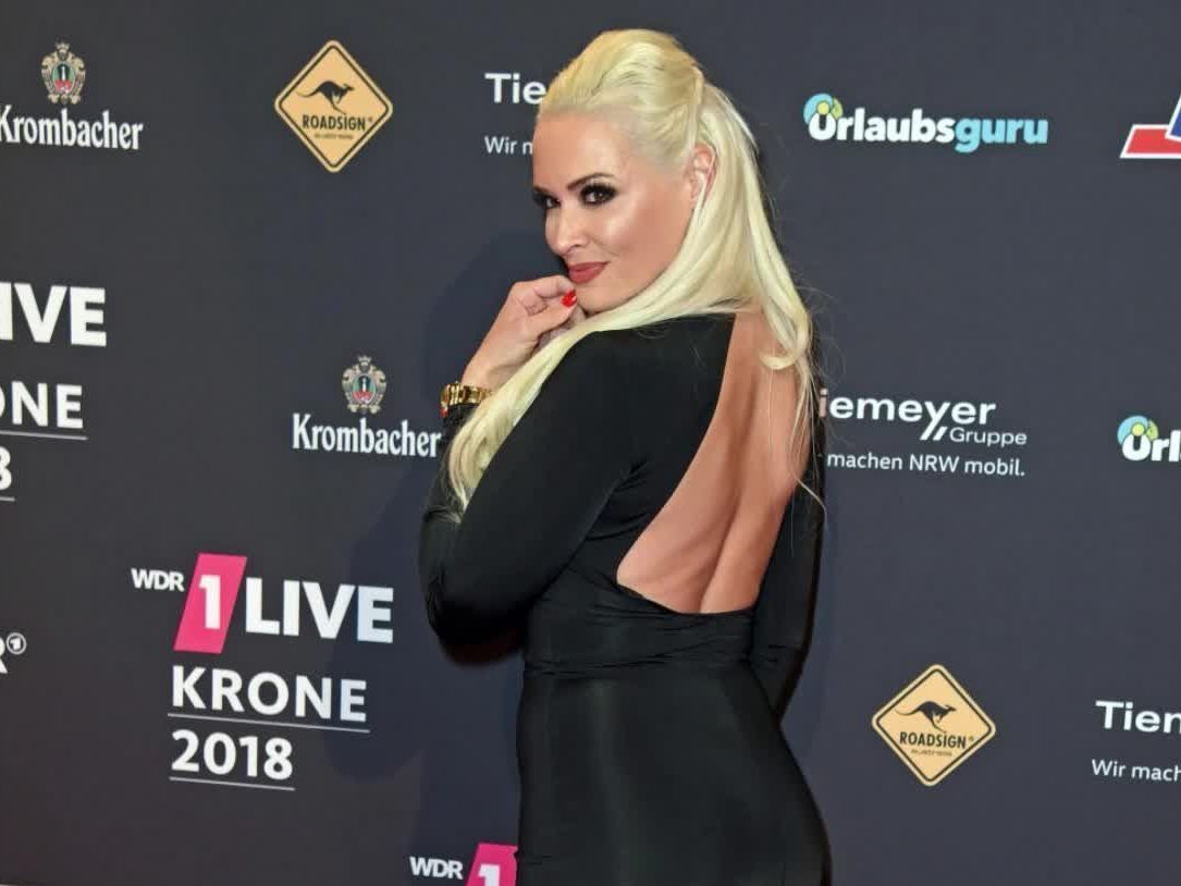 Keiner machte Daniela Katzenberger auf die Laufmasche aufmerksam. Keiner machte Daniela Katzenberger auf die Laufmasche aufmerksam.