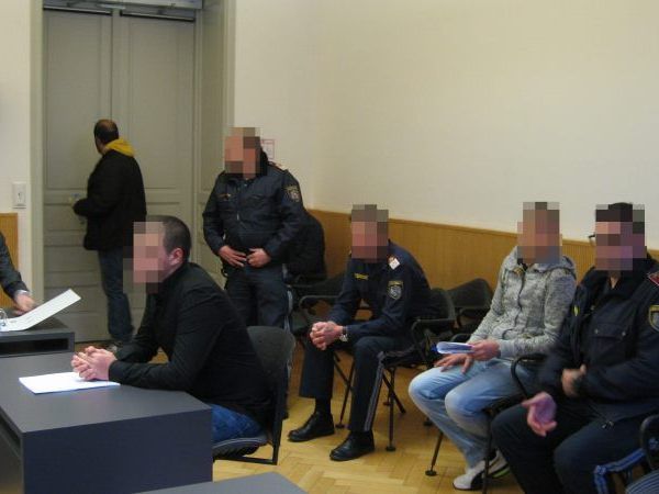 Die beiden Männer hatten vergangenen Mai eine Bank in Dornbirn-Haselstauden überfallen. Die beiden Männer hatten vergangenen Mai eine Bank in Dornbirn-Haselstauden überfallen.