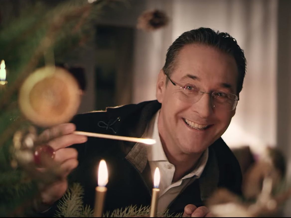 Eine schöne Bescherung: H.C. Strache als Weihnachtsüberraschung. Eine schöne Bescherung: H.C. Strache als Weihnachtsüberraschung.
