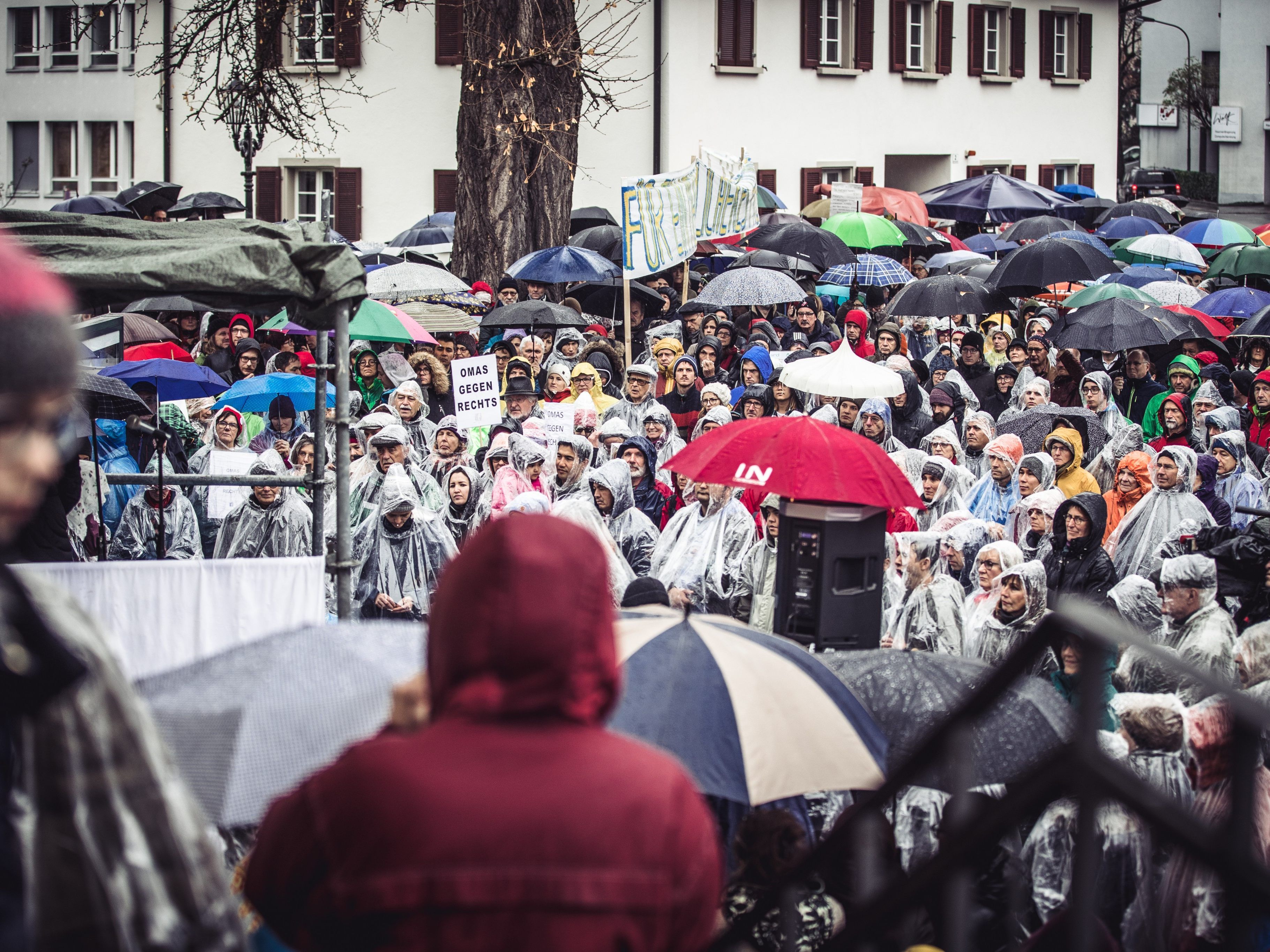 Hunderte Vorarlberger demonstrierten in Hohenems.