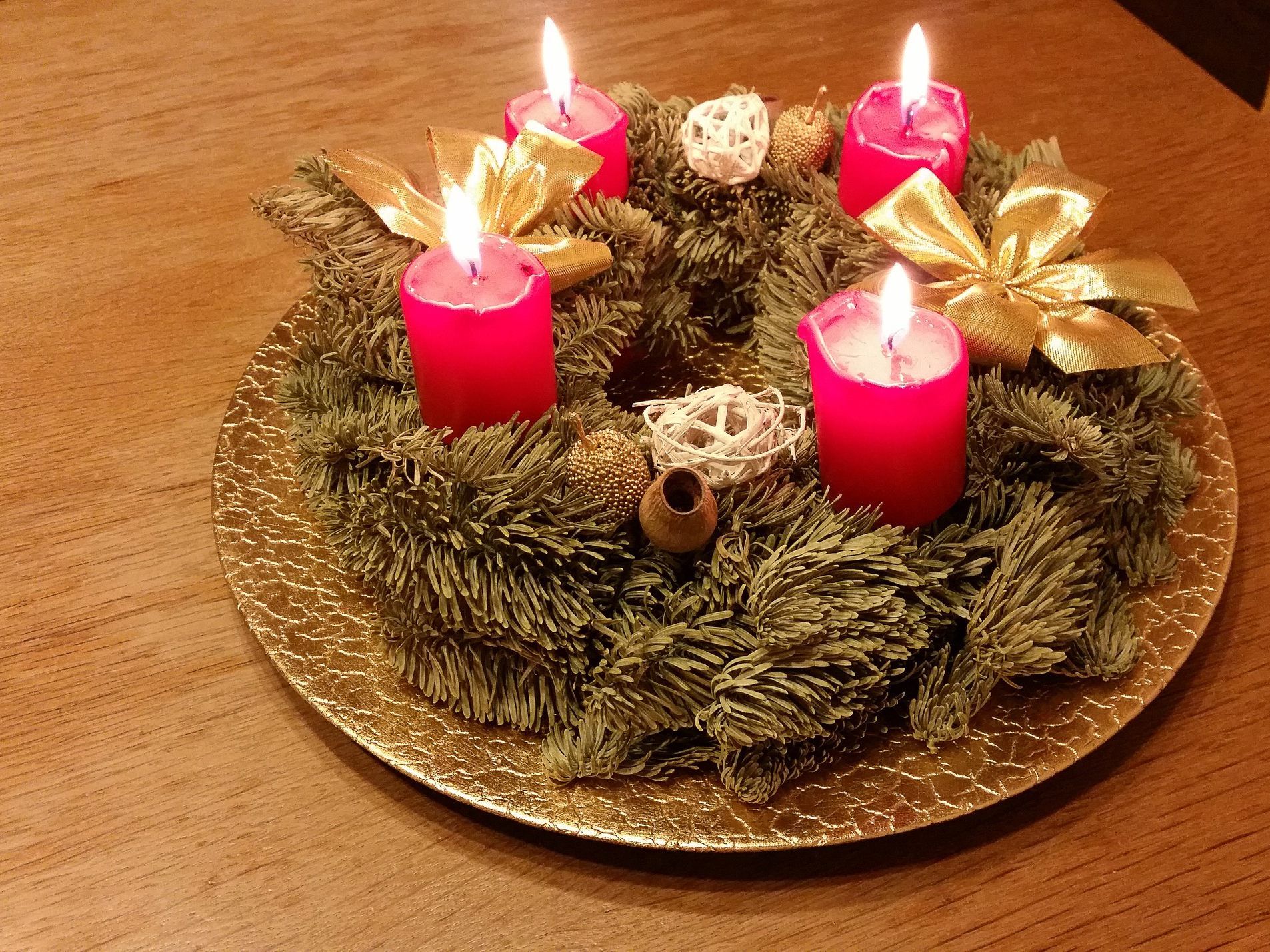 Laut bisherigen Ermittlungen löste der Adventkranz den Brand aus.
