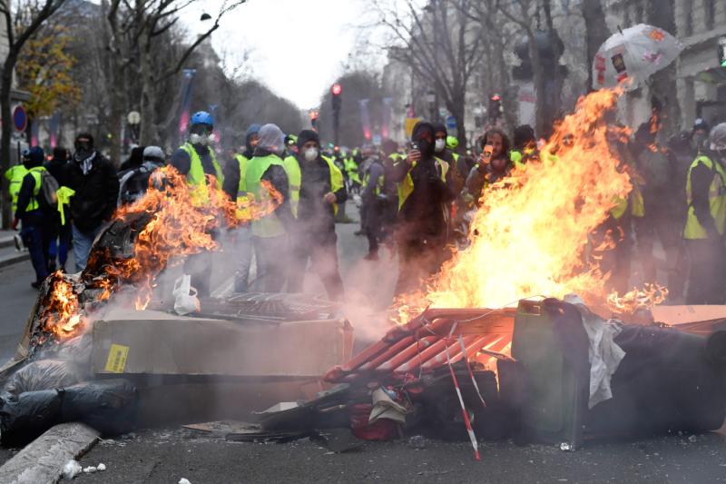 Heftige Proteste Heftige Proteste