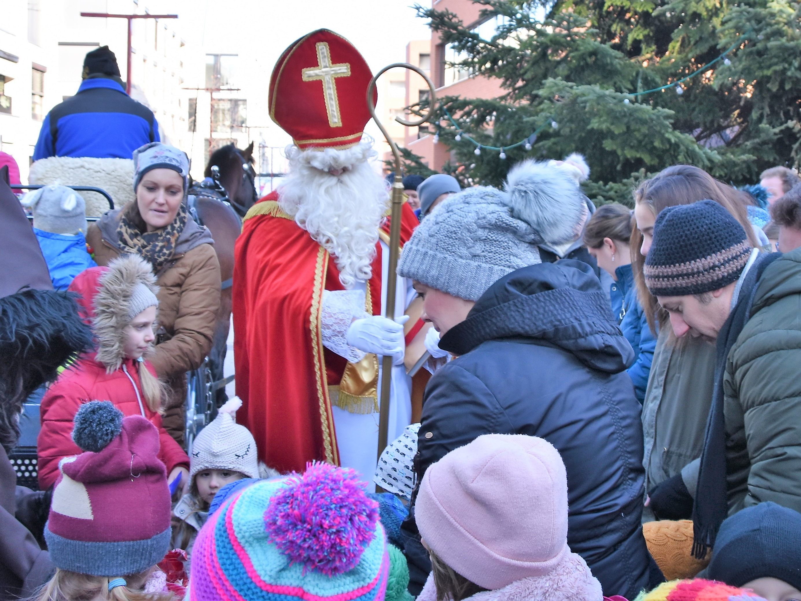 Happy Nikolaus am Garnmarkt