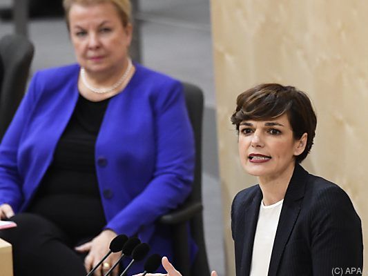SPÖ mit "Dringlichem Antrag" an Sozialministerin