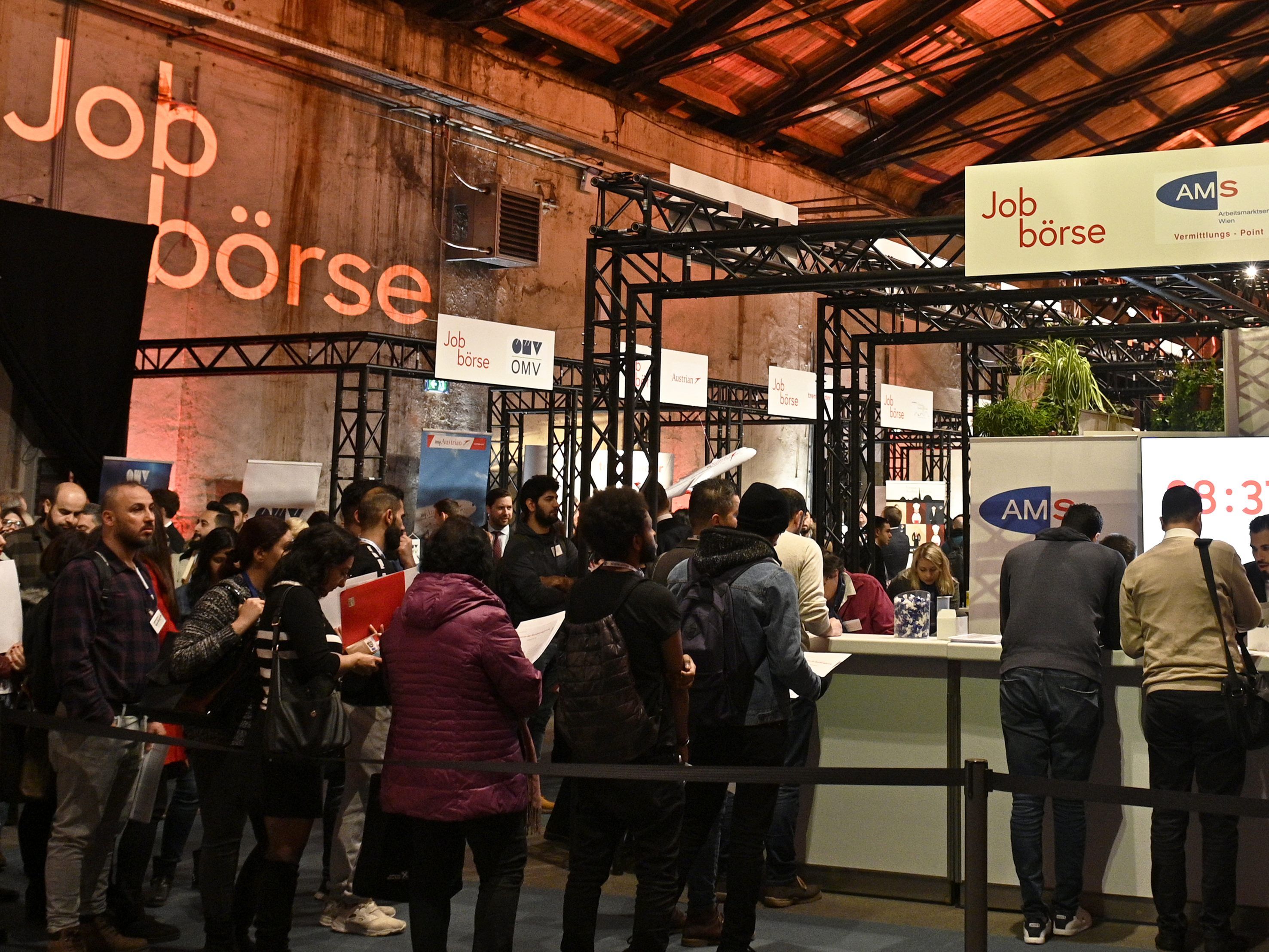 Die Jobbörse fand in der Gösserhalle in Wien statt. Die Jobbörse fand in der Gösserhalle in Wien statt.