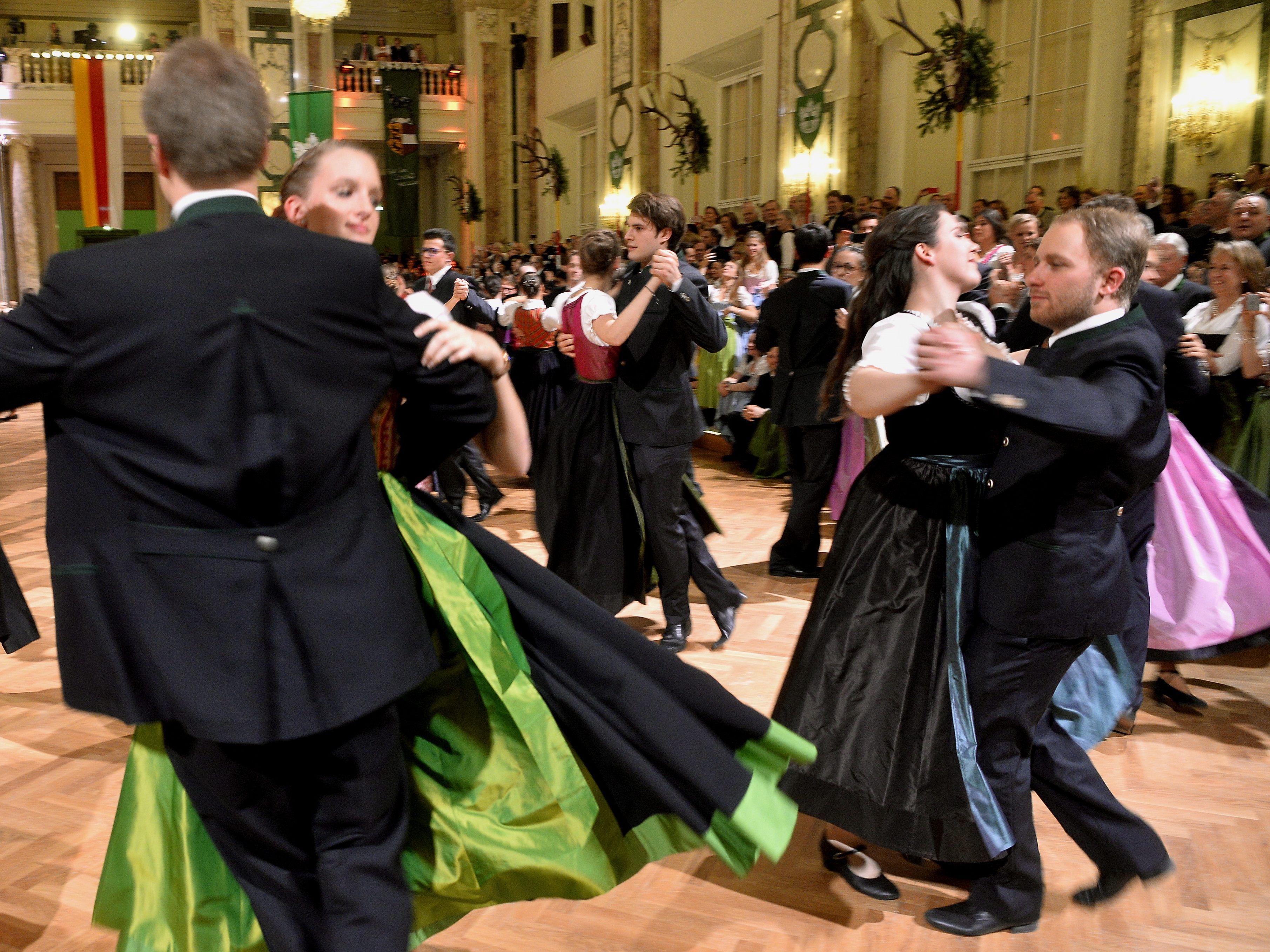 In der Wiener Hofburg wird wieder eine rauschende Ballnacht gefeiert. In der Wiener Hofburg wird wieder eine rauschende Ballnacht gefeiert.