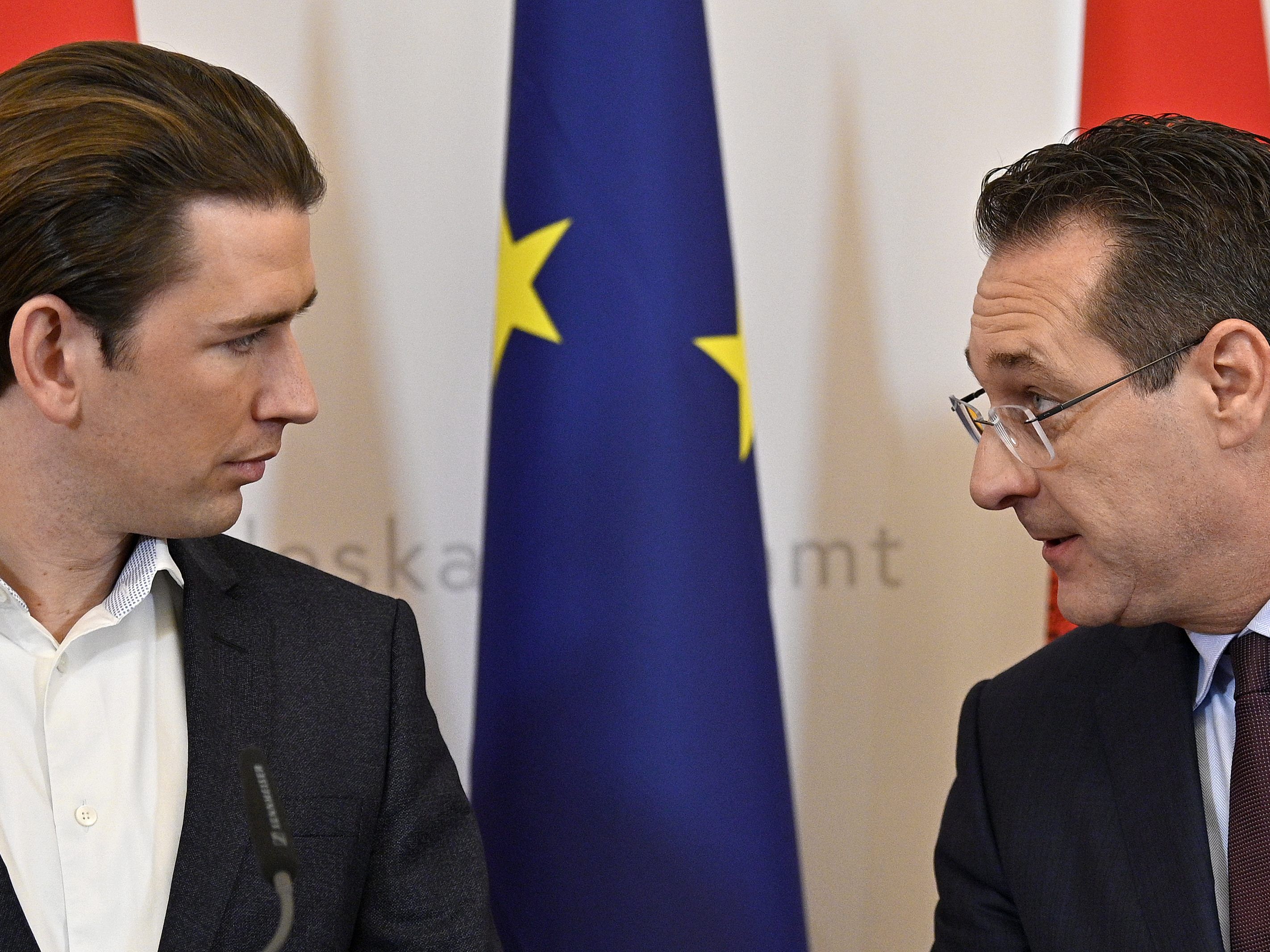 Der Kanzler und sein Vize sehen sich mit ihrer Haltung nicht alleine in der EU. Der Kanzler und sein Vize sehen sich mit ihrer Haltung nicht alleine in der EU.