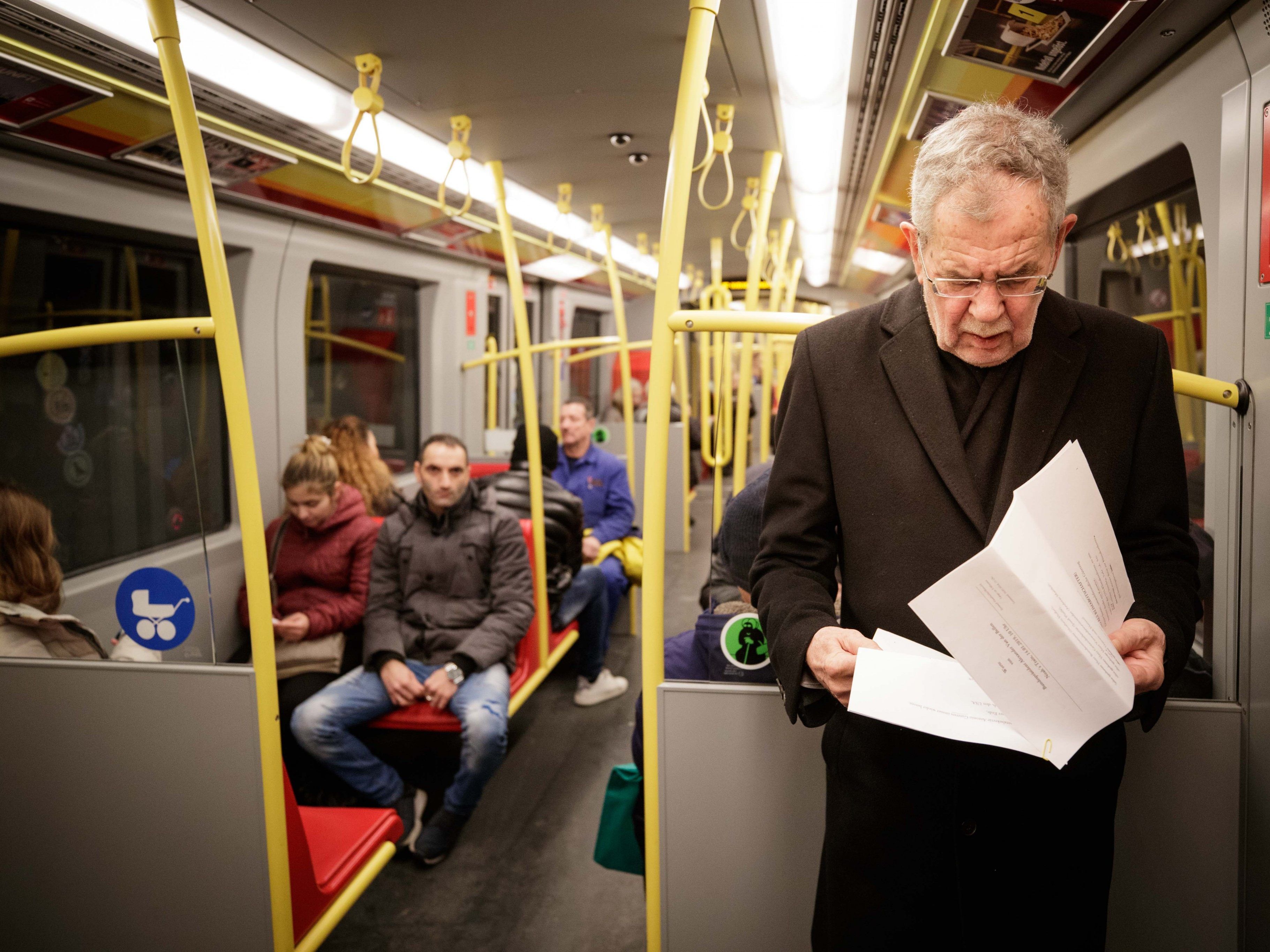 Zahlreiche Fahrgäste erkannten den Bundespräsidenten in der U3.