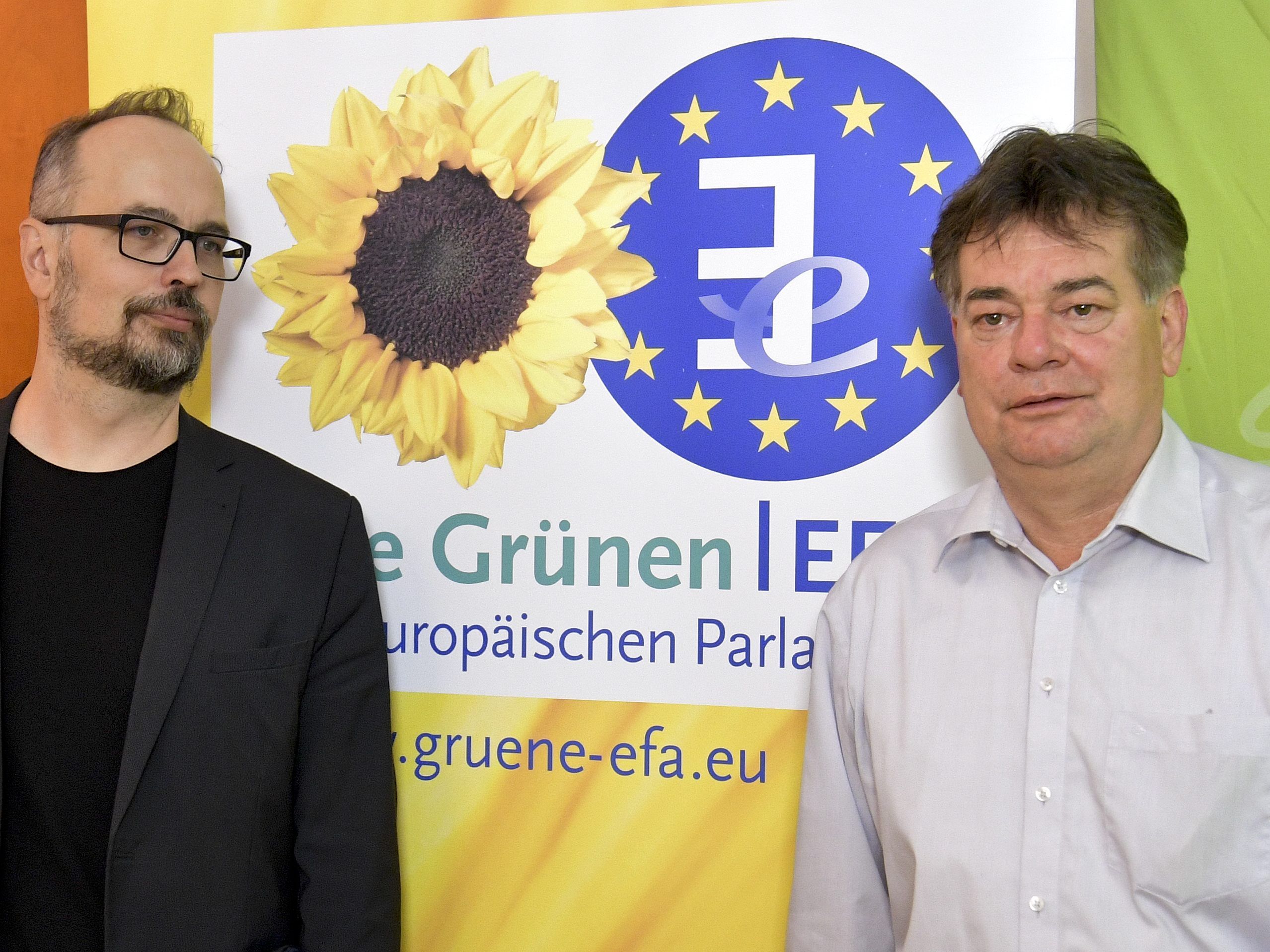 Grünen-Europaabgeordneter Michel Reimon (L) und Grünen-Bundessprecher Werner Kogler