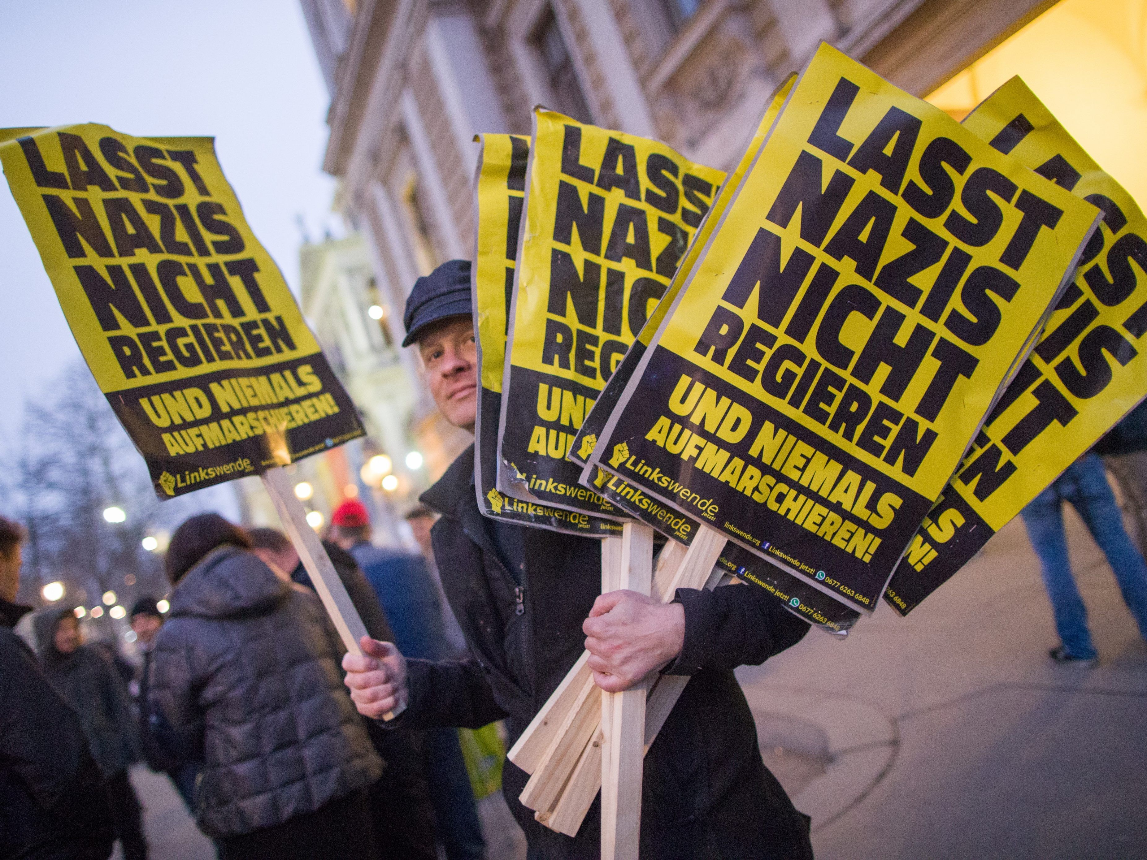 Das Motto lautet "Wien steht auf gegen Nazis und Rassisten!"