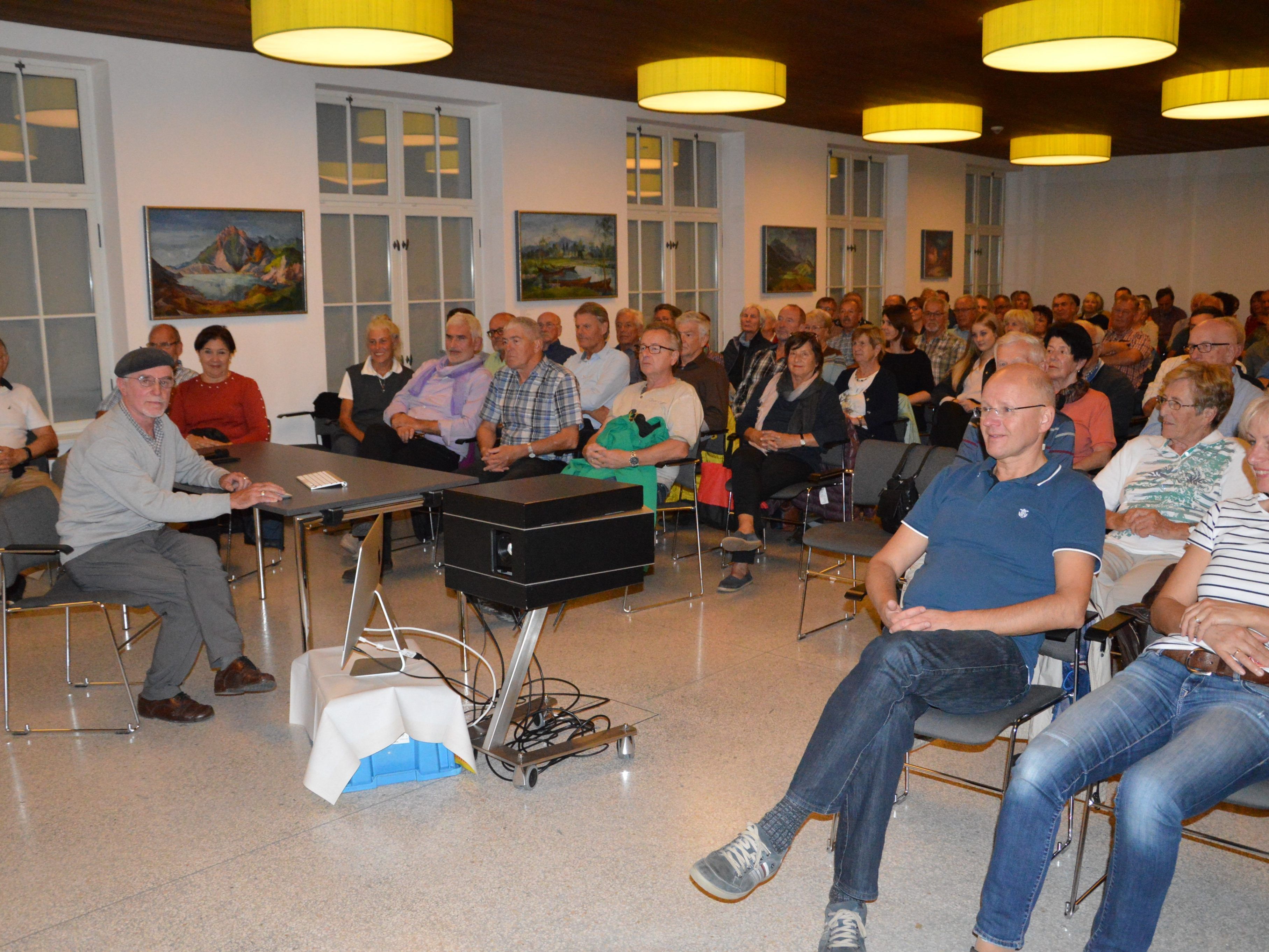 Der vielbeachtete Film von Robert König, dessen Vorführungen auf großes Interesse stießen, wird noch einmal gezeigt. Der vielbeachtete Film von Robert König, dessen Vorführungen auf großes Interesse stießen, wird noch einmal gezeigt.
