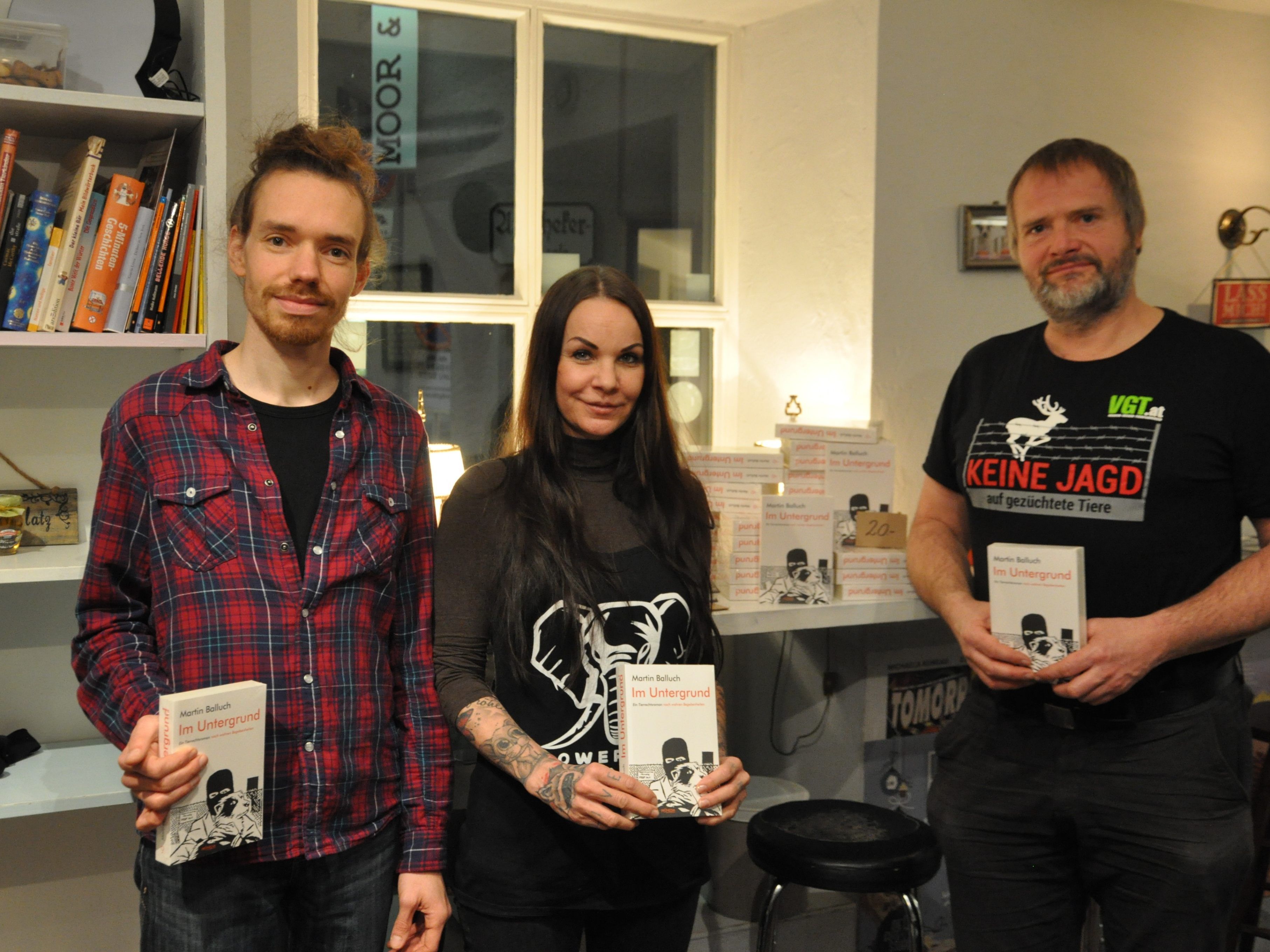 Tobias Giesinger (VgT Vorarlberg), Sandy P. Peng, Martin Balluch  (v.l.)