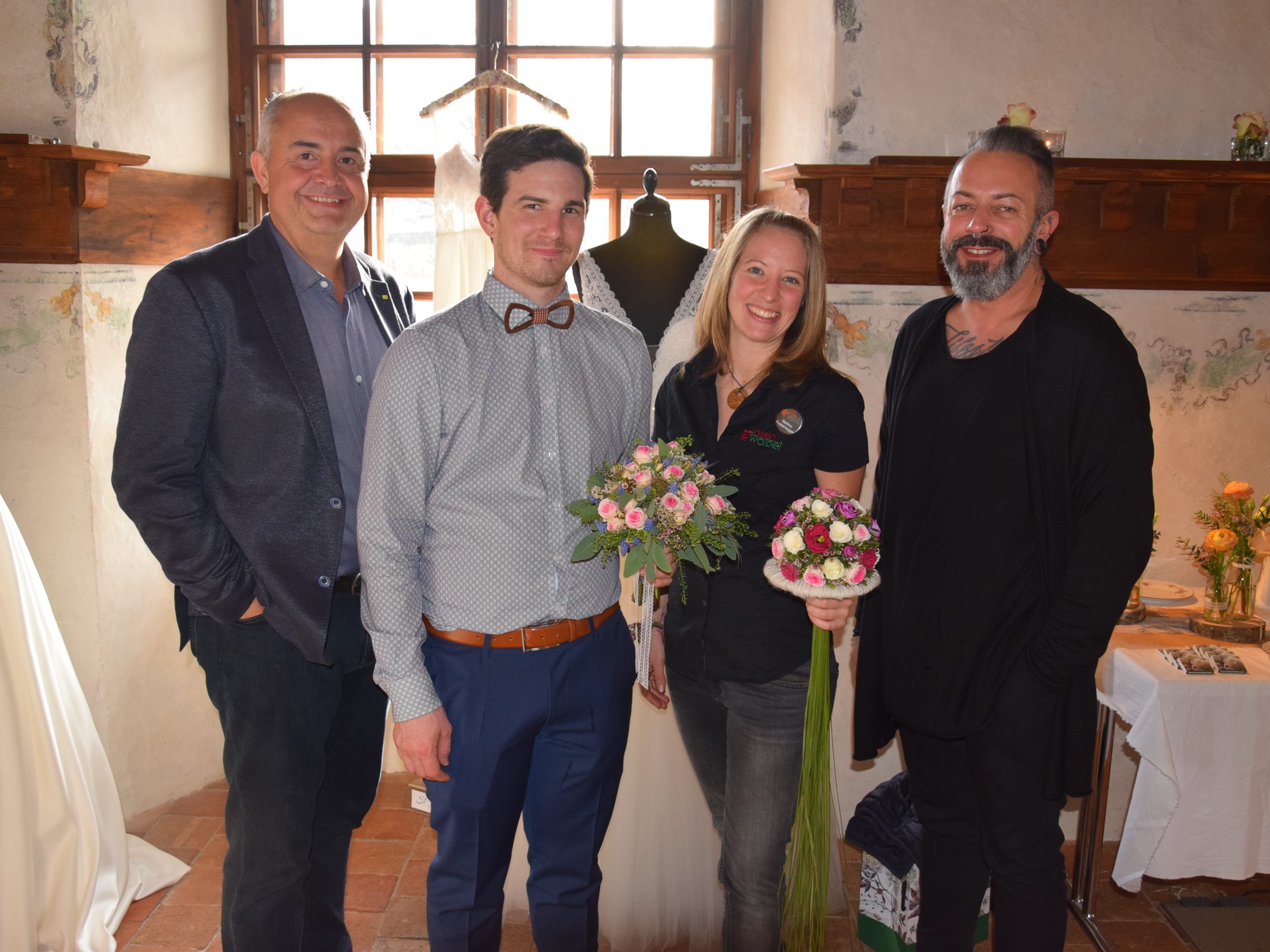 v.l. WG Obmann Manfred Böhmwalder, Tobias Sandholzer und Bettina Fussenegger (Rosen Waibel) und Bernd Wohlgenannt (Intercoiffeur Palickner)