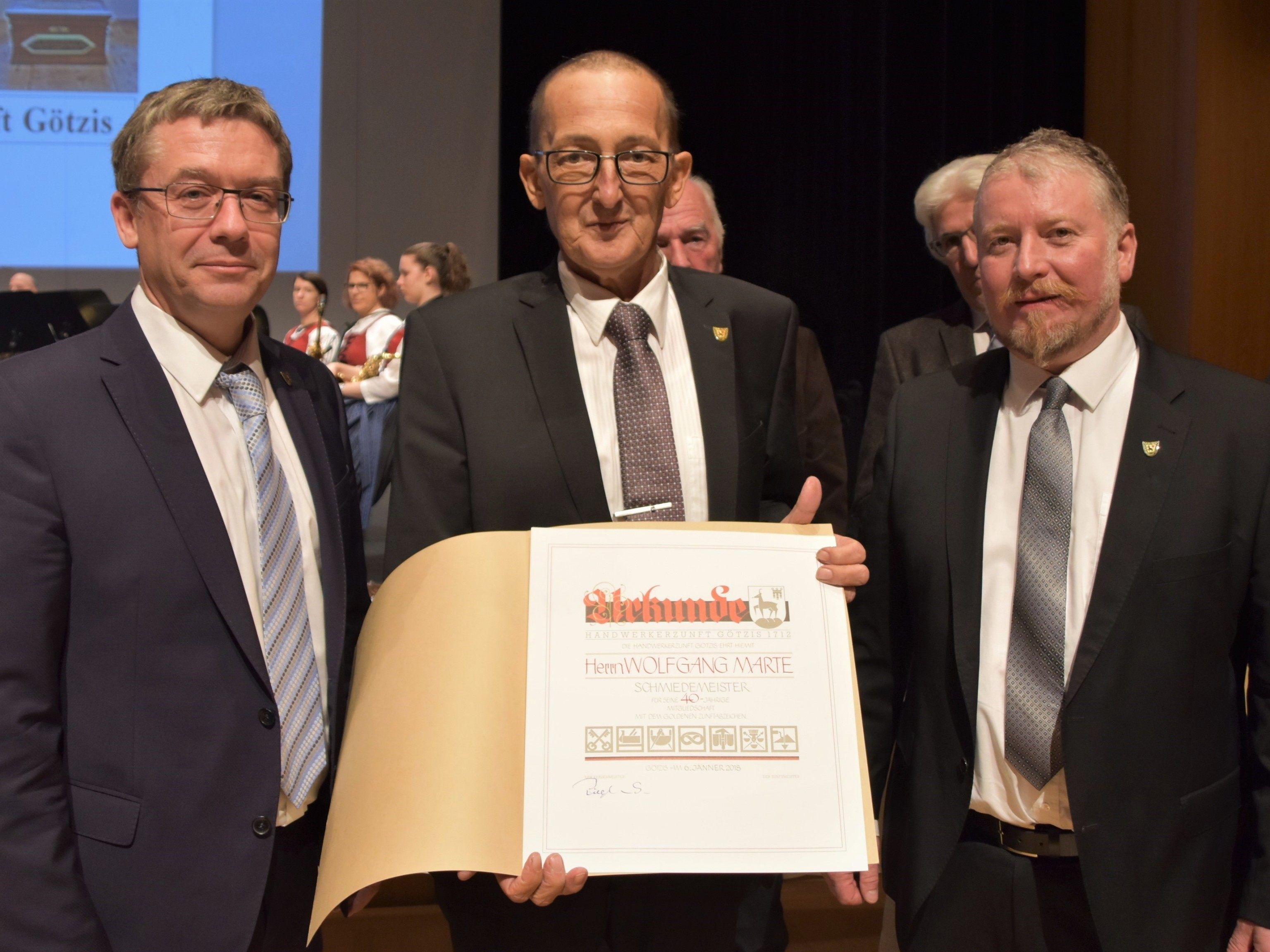 Wolfgang Marte bekam für 40 Jahre Mitgliedschaft das goldene Zunftabzeichen verliehen