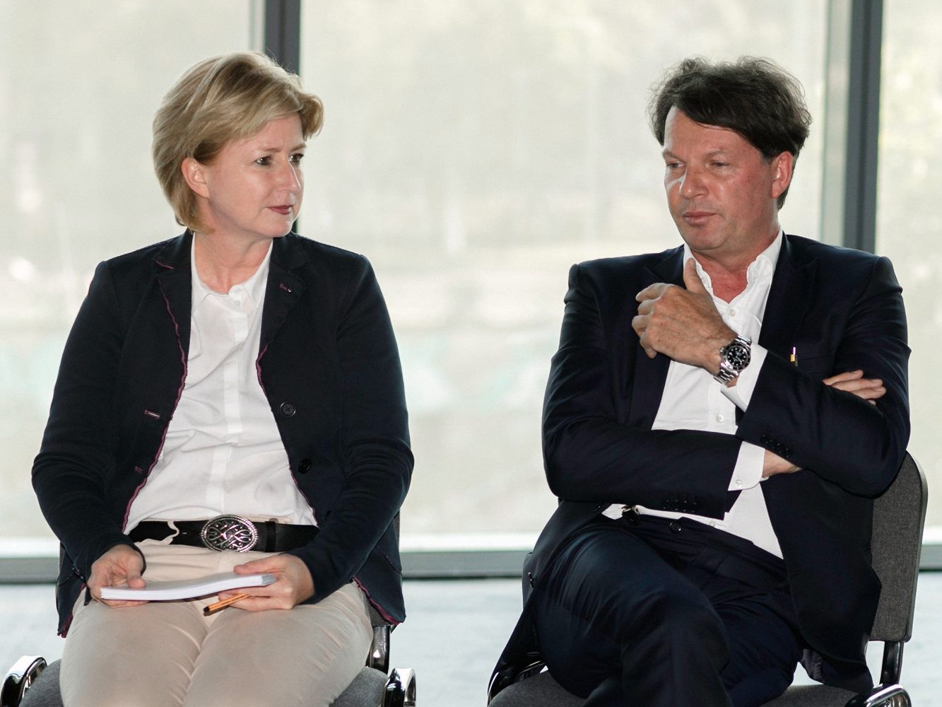 Birgit Kraft-Kinz und Jens Hurtig sprachen über die Aktivität rund um die österreichische Digitalsteuer. Birgit Kraft-Kinz und Jens Hurtig sprachen über die Aktivität rund um die österreichische Digitalsteuer.