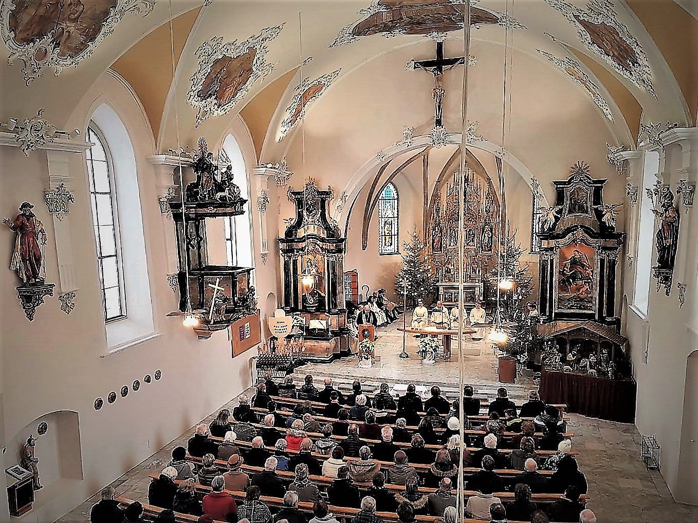 Einweihungsgottesdienst in der Pfarrkirche Einweihungsgottesdienst in der Pfarrkirche
