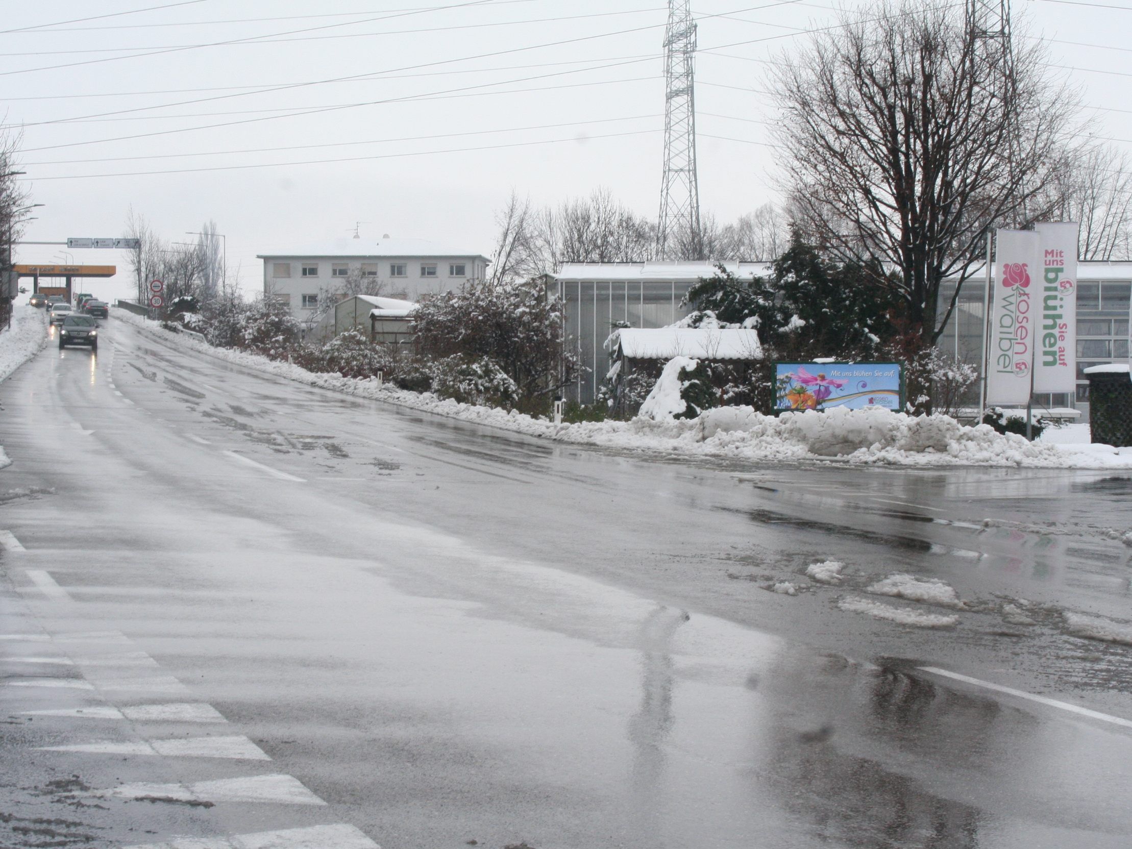 An der Landesstraße entsteht ein neuer Kreisverkehr