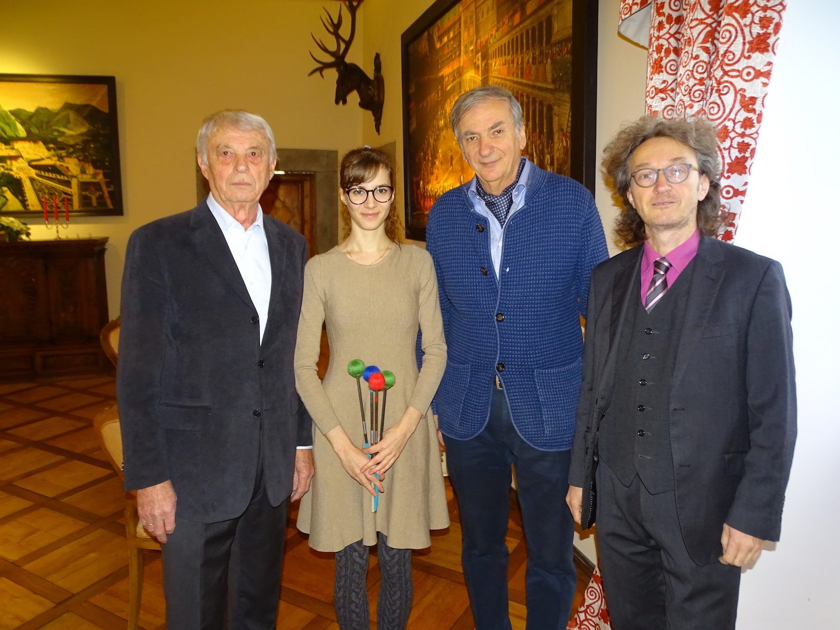 Veronika T.-Potzner mit Josef Kloiber, Irakli Gogibedaschwili und Markus Hartmann (v.l.) Veronika T.-Potzner mit Josef Kloiber, Irakli Gogibedaschwili und Markus Hartmann (v.l.)