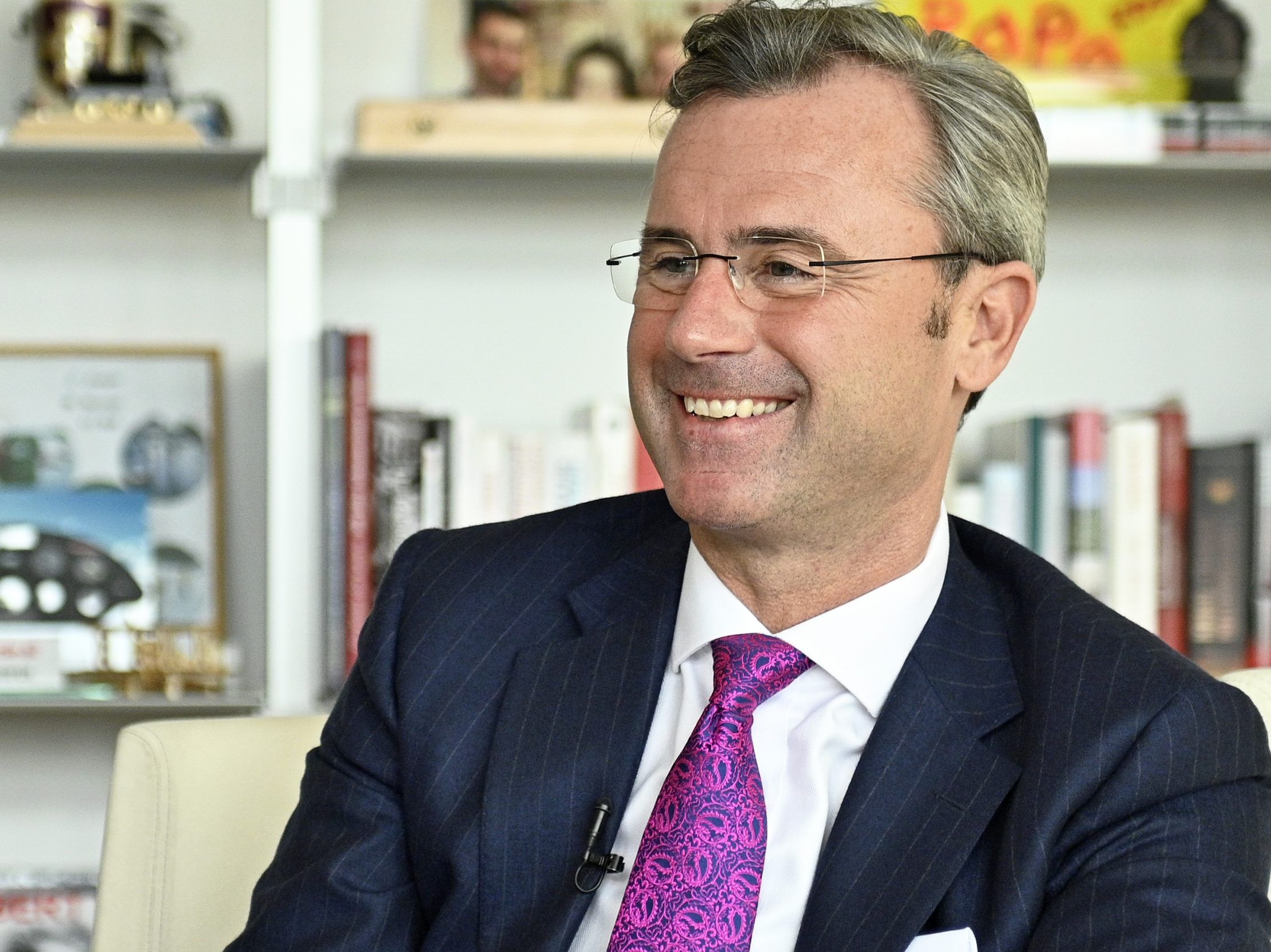 FPÖ klagt nach Wahlwiederholung der Bundespräsidentenwahl auf 3,4 Mio. Euro Schadenersatz. FPÖ klagt nach Wahlwiederholung der Bundespräsidentenwahl auf 3,4 Mio. Euro Schadenersatz.