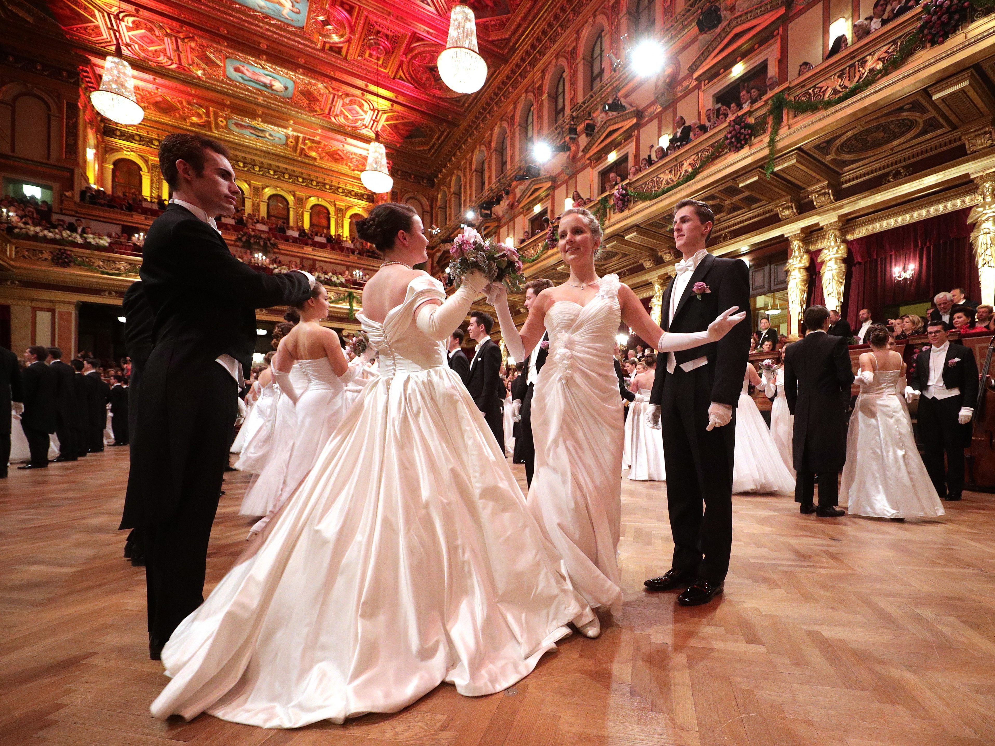 Herrenspende beim Wiener Philharmonikerball.