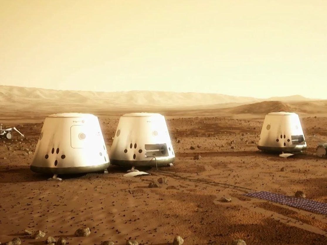 Eine BBC-Dokumentation geht der Frage nach, welche Probleme die Menschheit auf dem Weg zum Mars noch lösen muss.