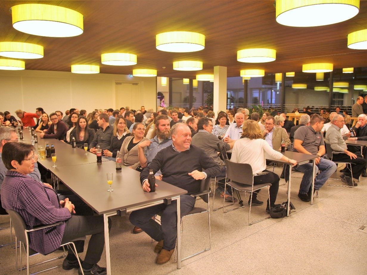 Die Mitglieder der Blaulichtorganisationen trafen sich zum gemütlichen Austausch im Schützengarten.