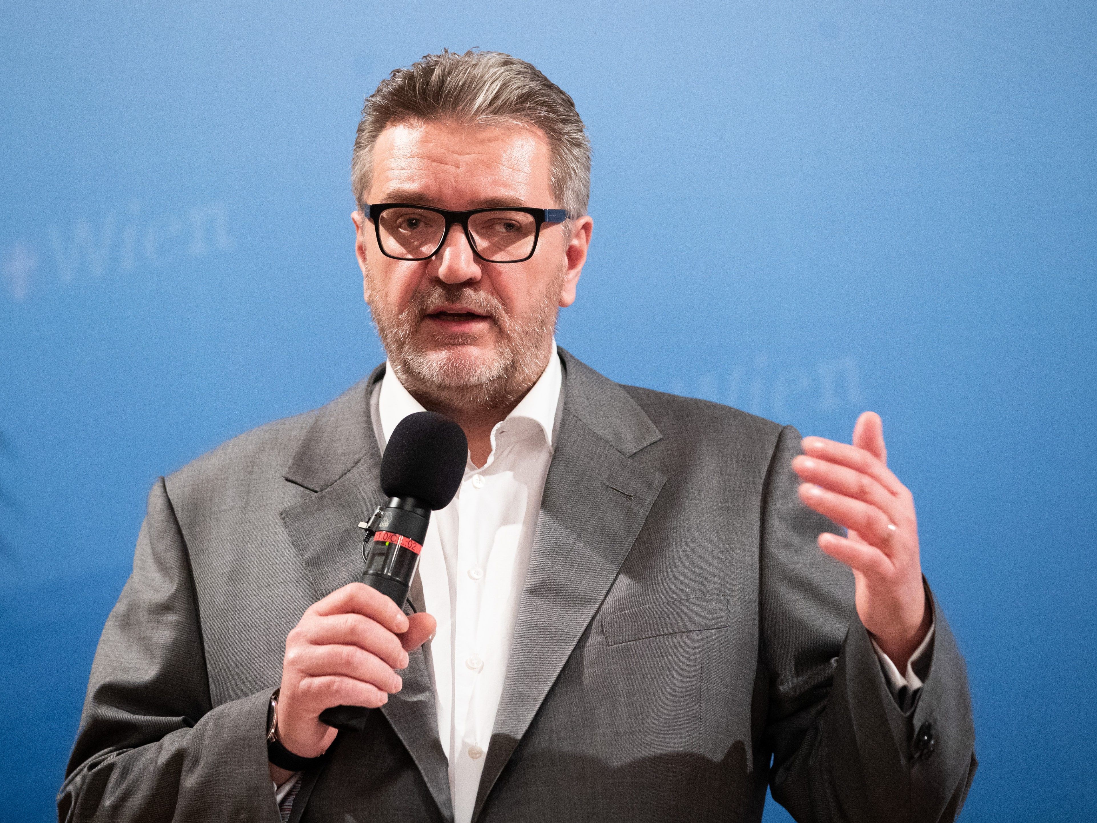 Stadtrat Peter Hacker lud zum runden Tisch ein. Stadtrat Peter Hacker lud zum runden Tisch ein.