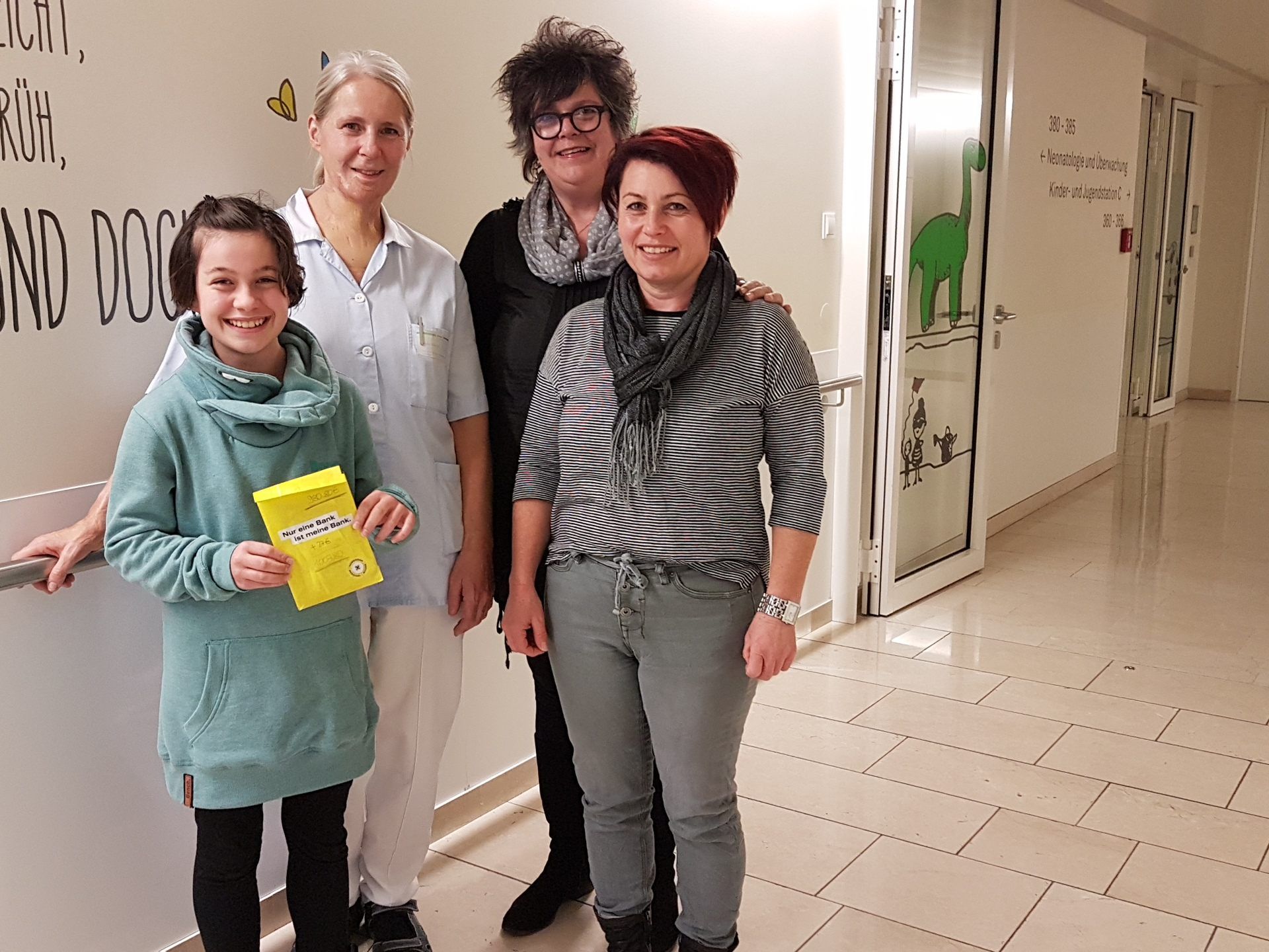 Krankenschwester Brigitte Sperger freute sich über die tolle Spende aus Koblach