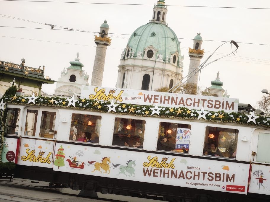 Seit 14 Jahren dreht die Ströck-WEihnachtsbim ihre Runden. Seit 14 Jahren dreht die Ströck-WEihnachtsbim ihre Runden.