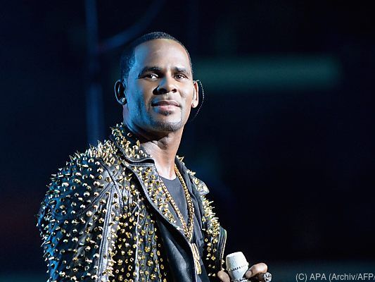 R. Kelly muss am 8. März erstmals vor Gericht erscheinen R. Kelly muss am 8. März erstmals vor Gericht erscheinen