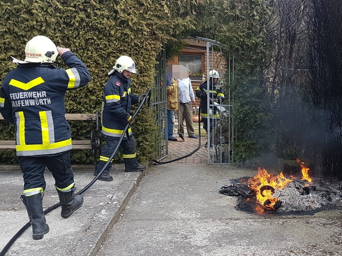 Der Brand konnte rasch gelöscht werden. Der Brand konnte rasch gelöscht werden.