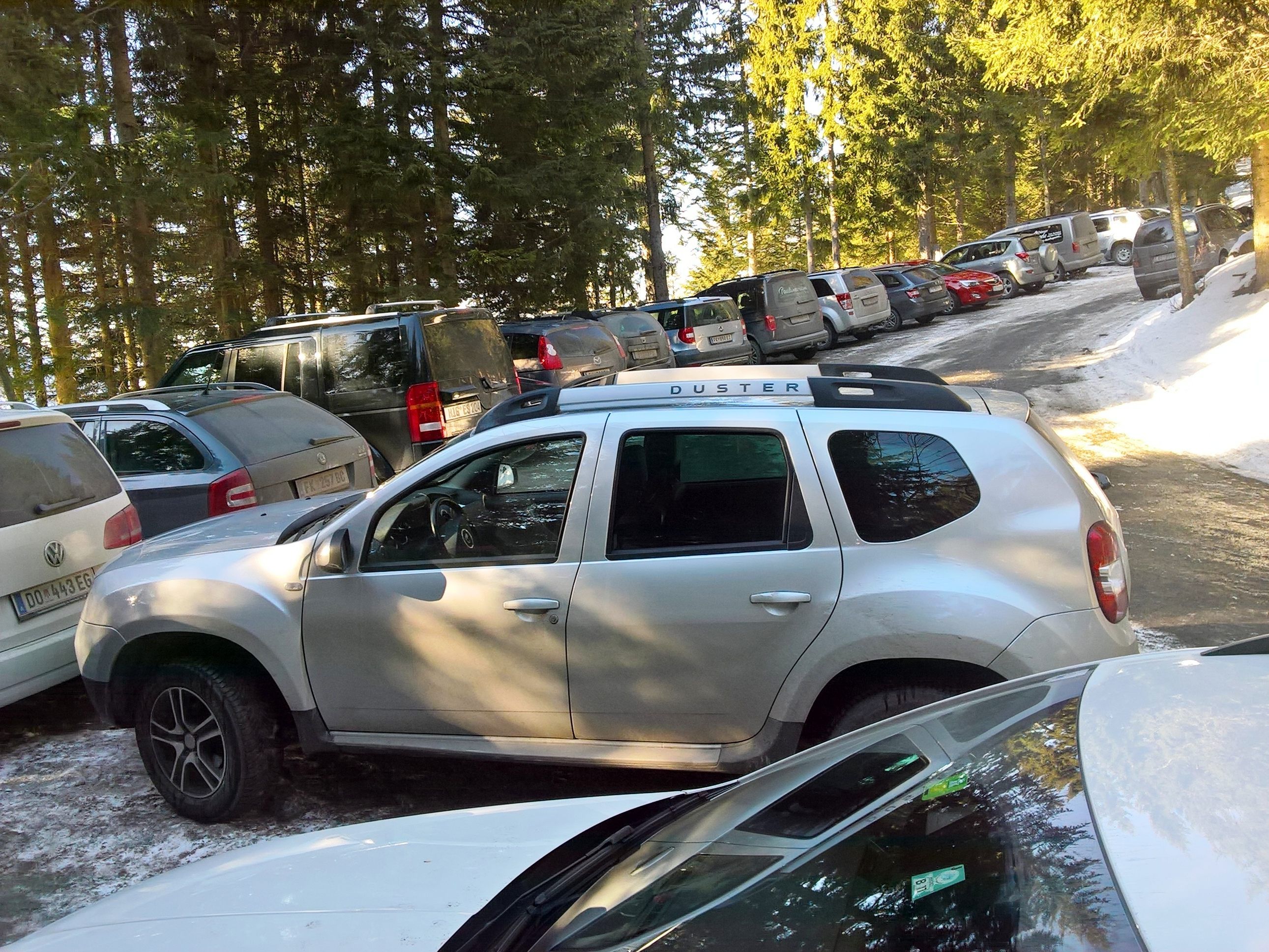 Diese teils chaotischen Parkplatzverhältnisse gehören bald der Vergangenheit an Diese teils chaotischen Parkplatzverhältnisse gehören bald der Vergangenheit an