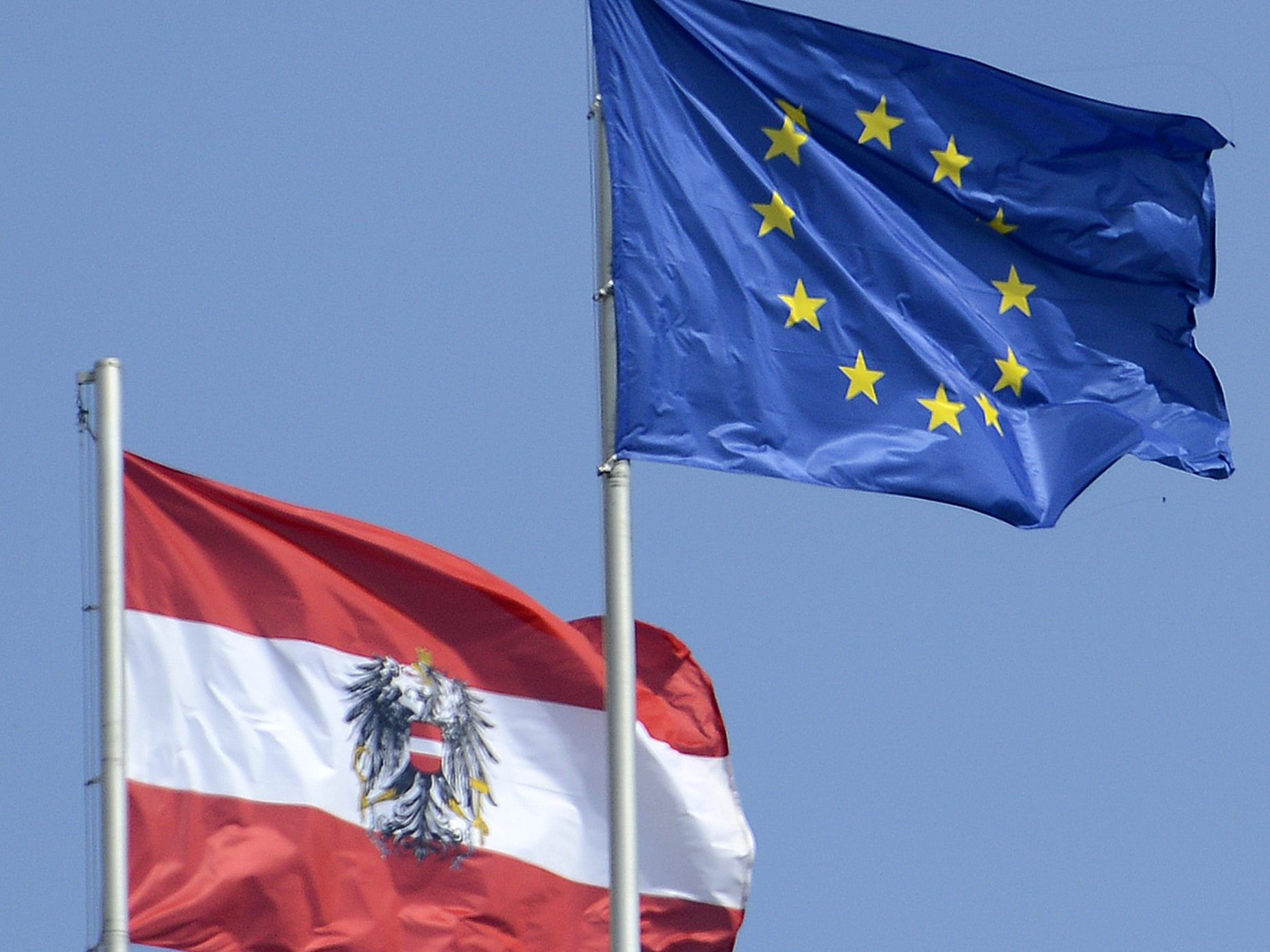 Der Urkundenverkehr innerhalb der EU wird erleichtert. Der Urkundenverkehr innerhalb der EU wird erleichtert.