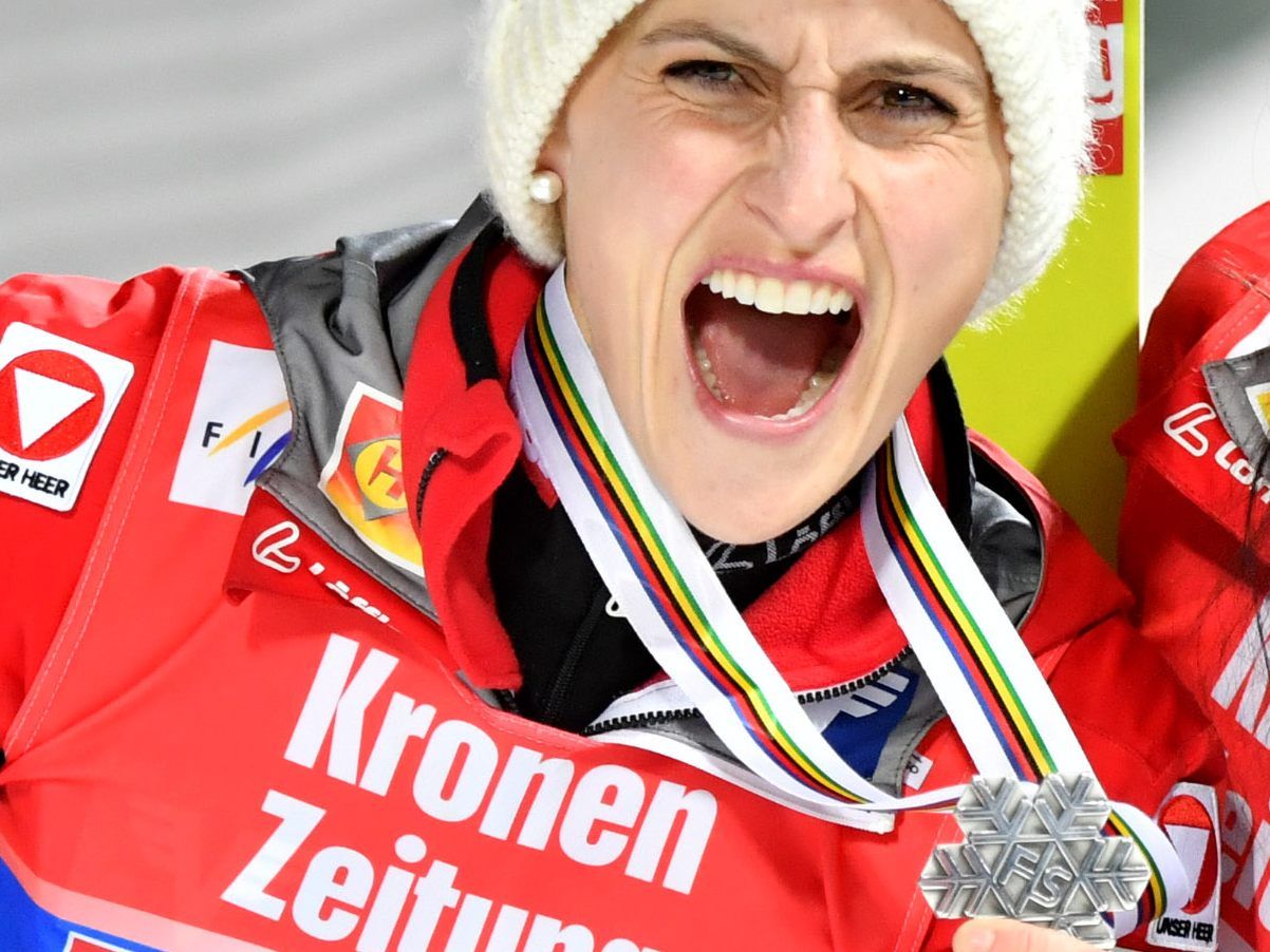 Eva Pinkelnig, Jacqueline Seifriedsberger, Daniela Iraschko-Stolz und Chiara Hölzl
