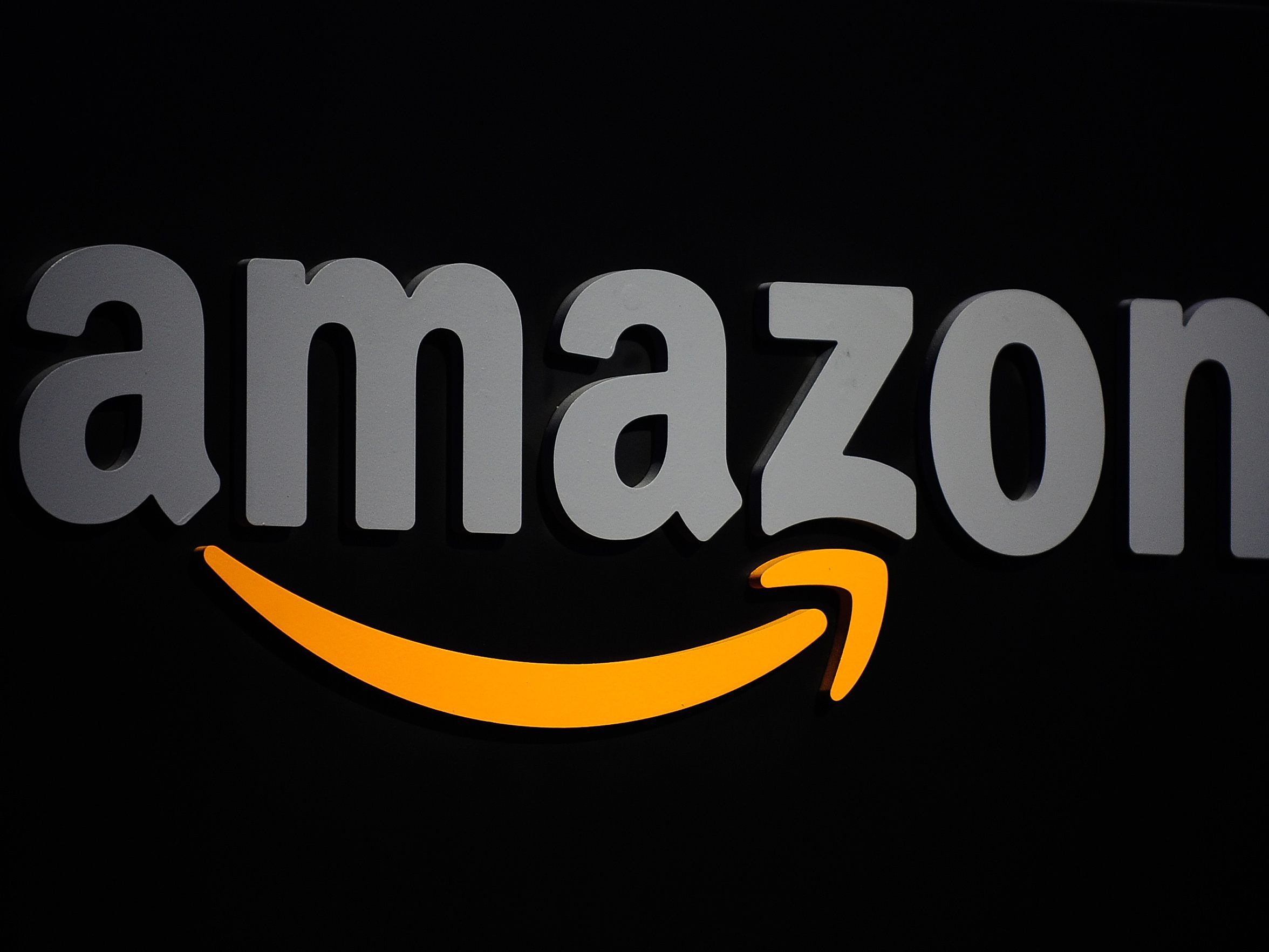 XXX-Lutz Chef kritisiert den Online-Möbelhandel von Amazon. XXX-Lutz Chef kritisiert den Online-Möbelhandel von Amazon.