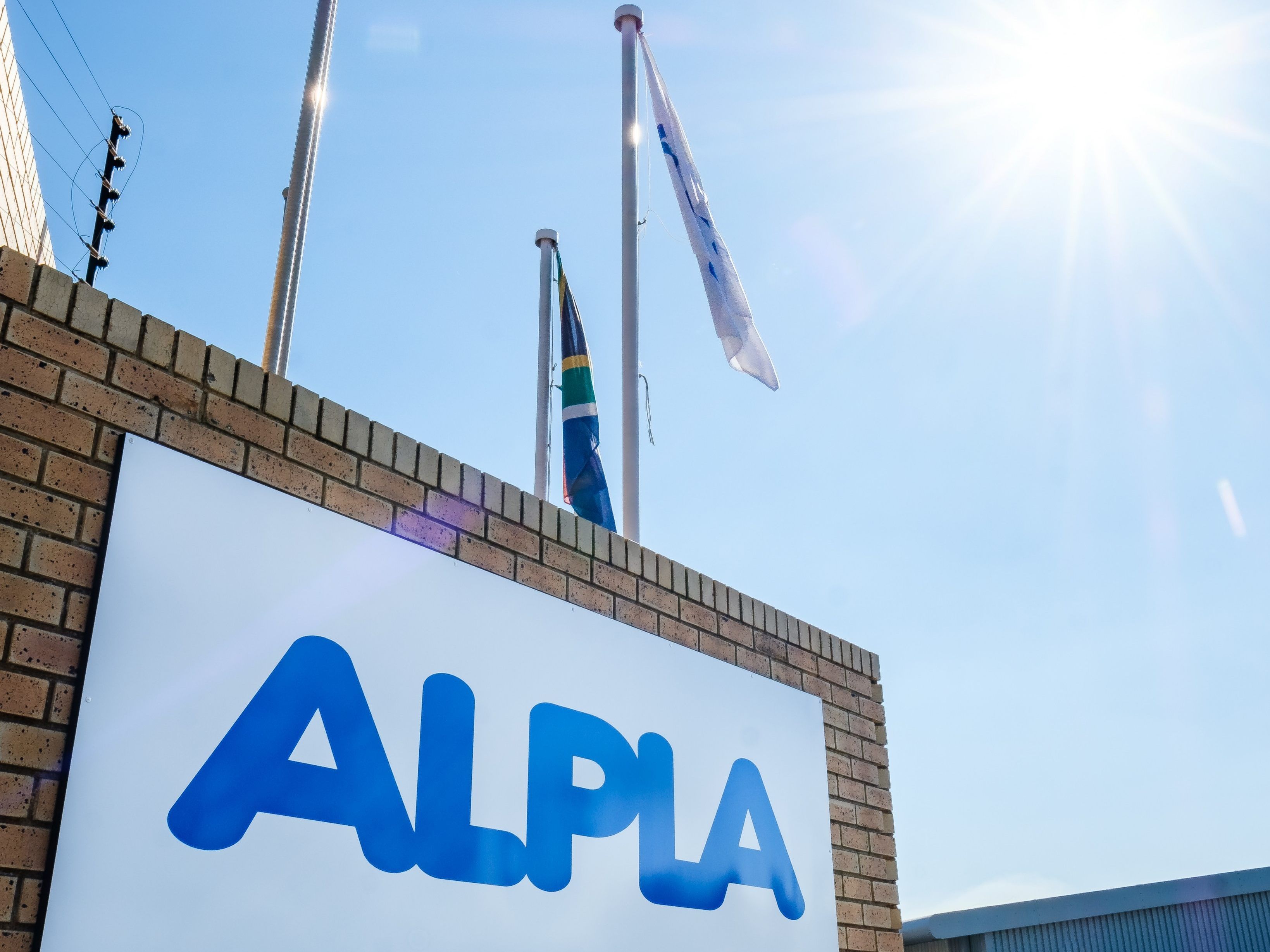 Der international führende Hersteller von Kunststoffverpackungen ALPLA nimmt vom 12. bis 15. März 2019 an der Fachmesse Propak Africa teil. Der international führende Hersteller von Kunststoffverpackungen ALPLA nimmt vom 12. bis 15. März 2019 an der Fachmesse Propak Africa teil.
