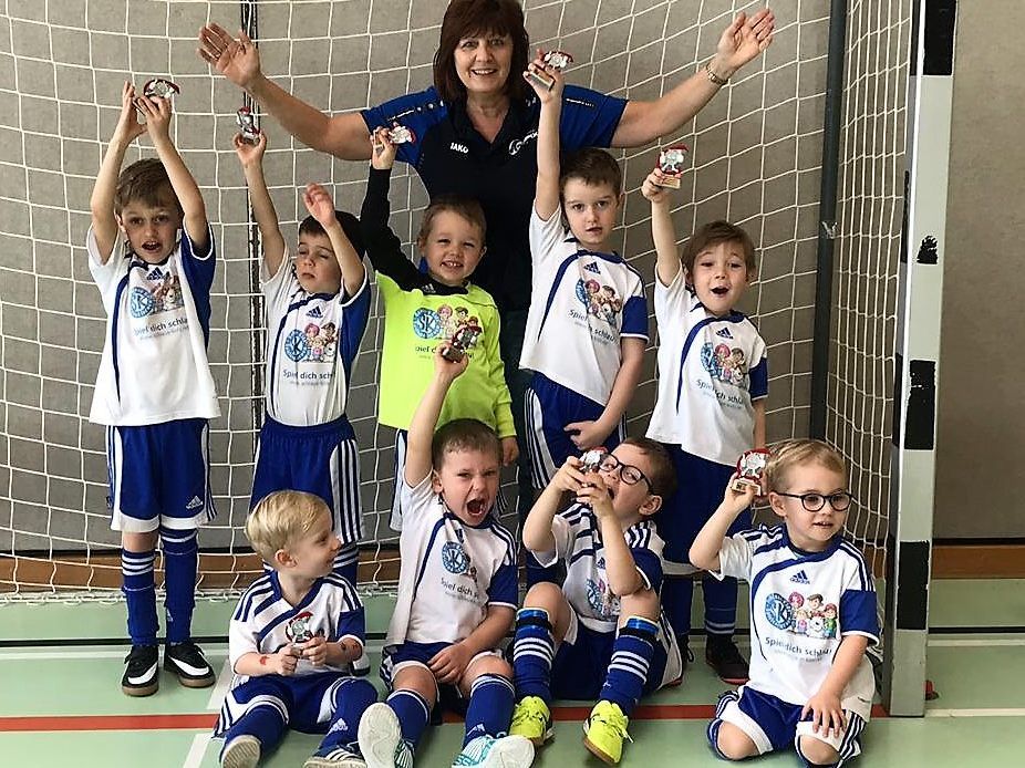 Die Bambinis boten Fussball mit Herz und Spaß. Die Bambinis boten Fussball mit Herz und Spaß.
