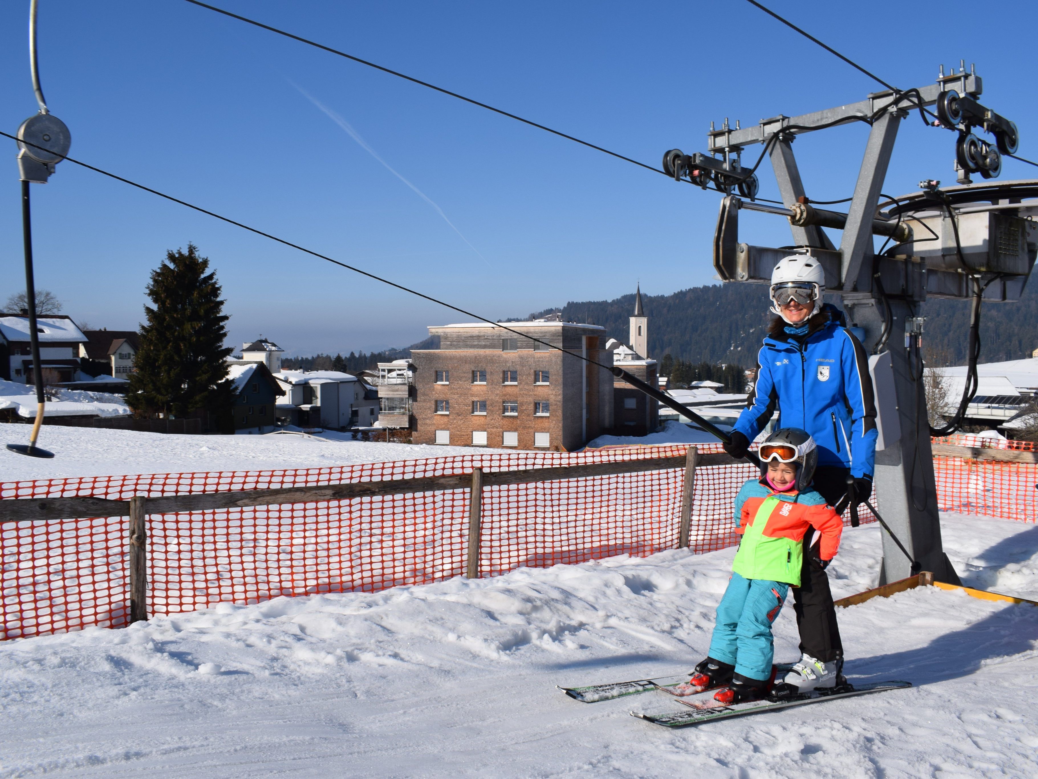 Trotz der Schließung einiger Liftanlagen ist vielseitiger Wintersport in Alberschwende möglich.