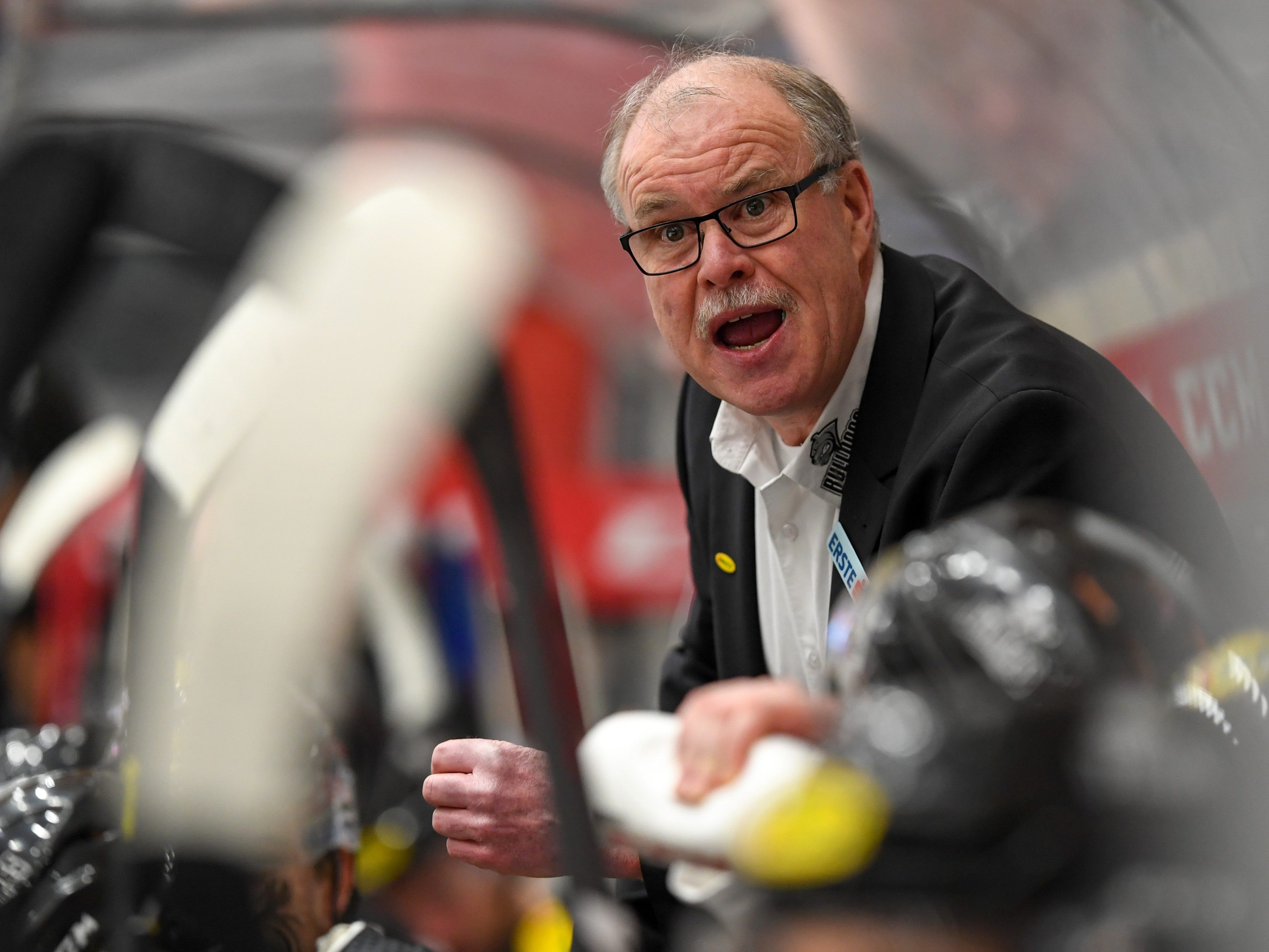 Coach Dave MacQueen und sein Team kassierten heute eine weitere Niederlage. Coach Dave MacQueen und sein Team kassierten heute eine weitere Niederlage.