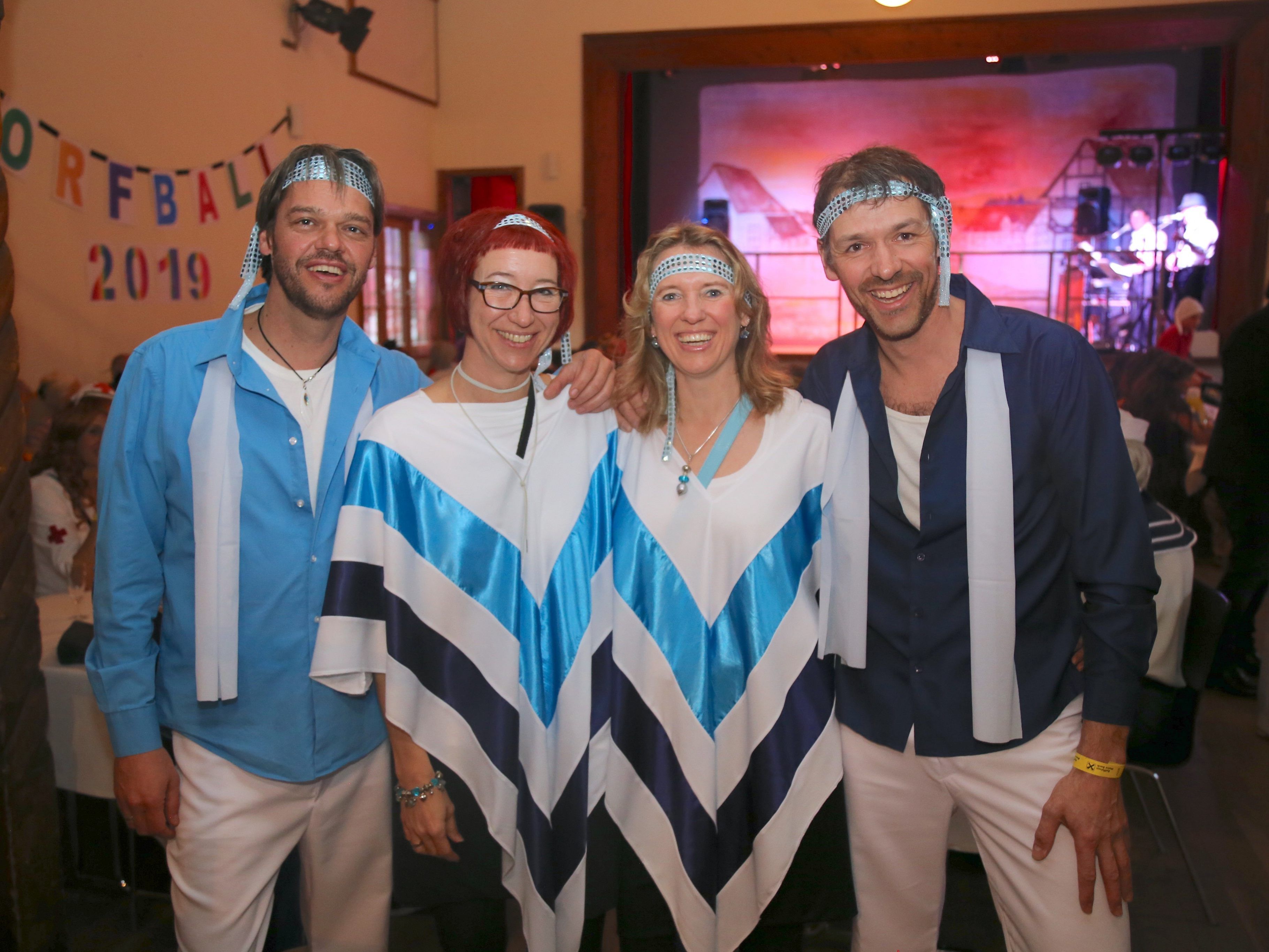 Benni, Annafried, Agreta und Björn beim Dorfball 2019.