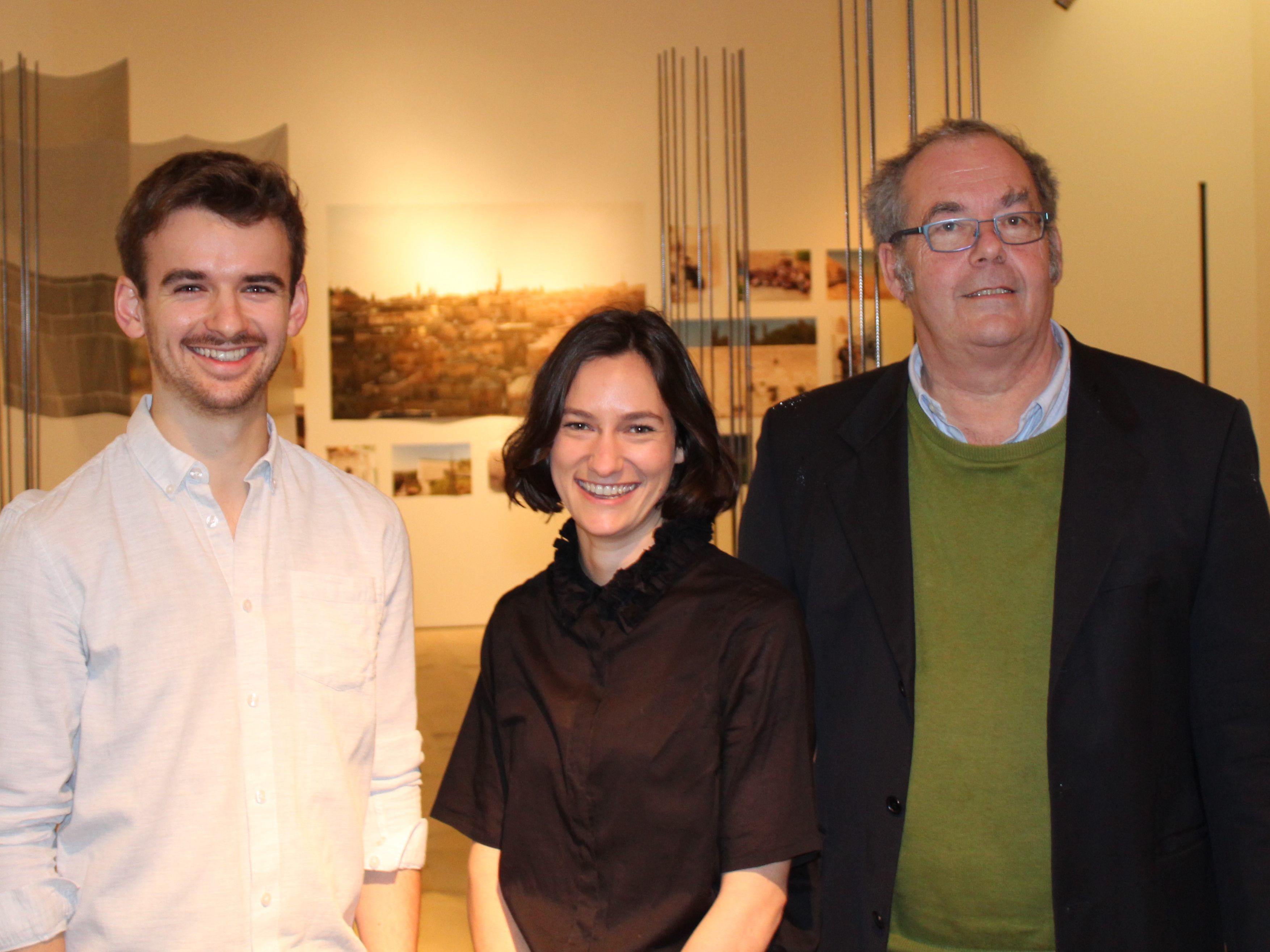 Fotograf Johannes Fink, Künstlerin Luka Jana Berchtold und Kurator Rudolf Sagmeister. Fotograf Johannes Fink, Künstlerin Luka Jana Berchtold und Kurator Rudolf Sagmeister.