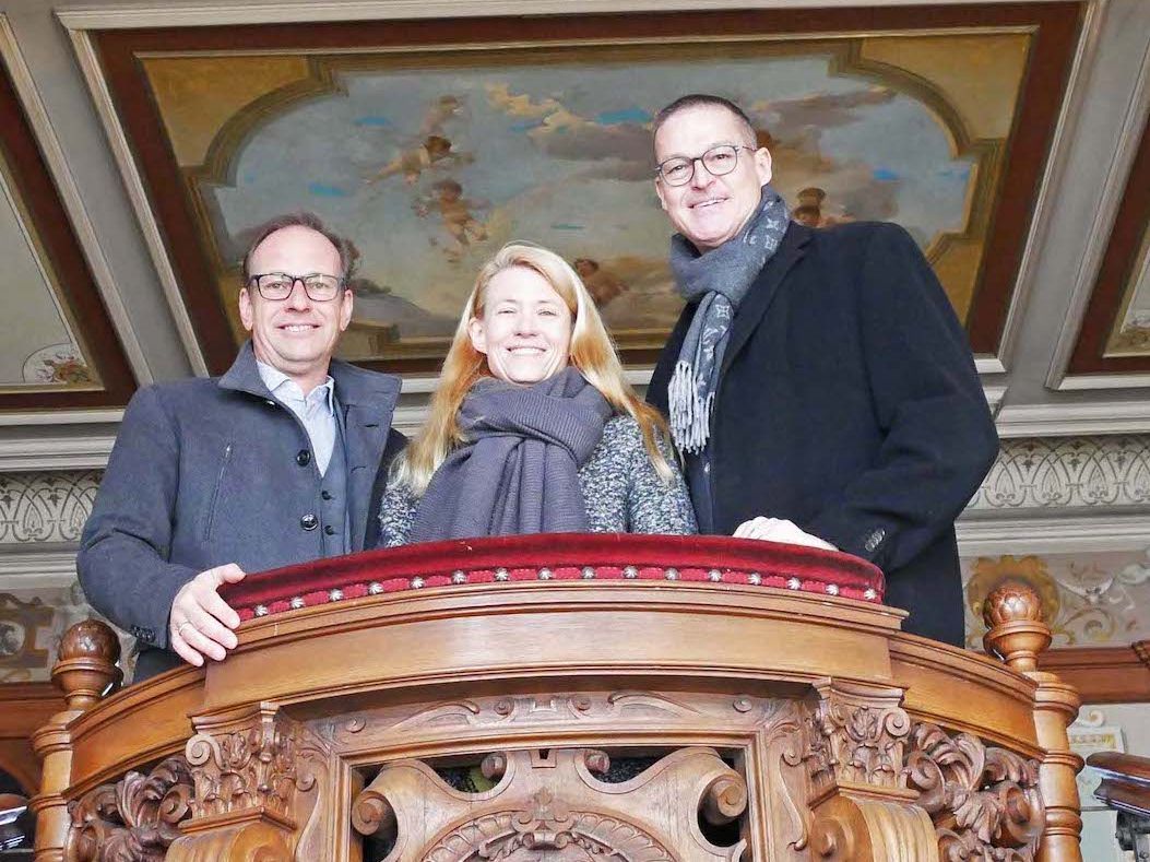 Bgm. Dieter Egger, Frauke Kühn und LR Christian Bernhard stellten das Projekt vor (v.l.)